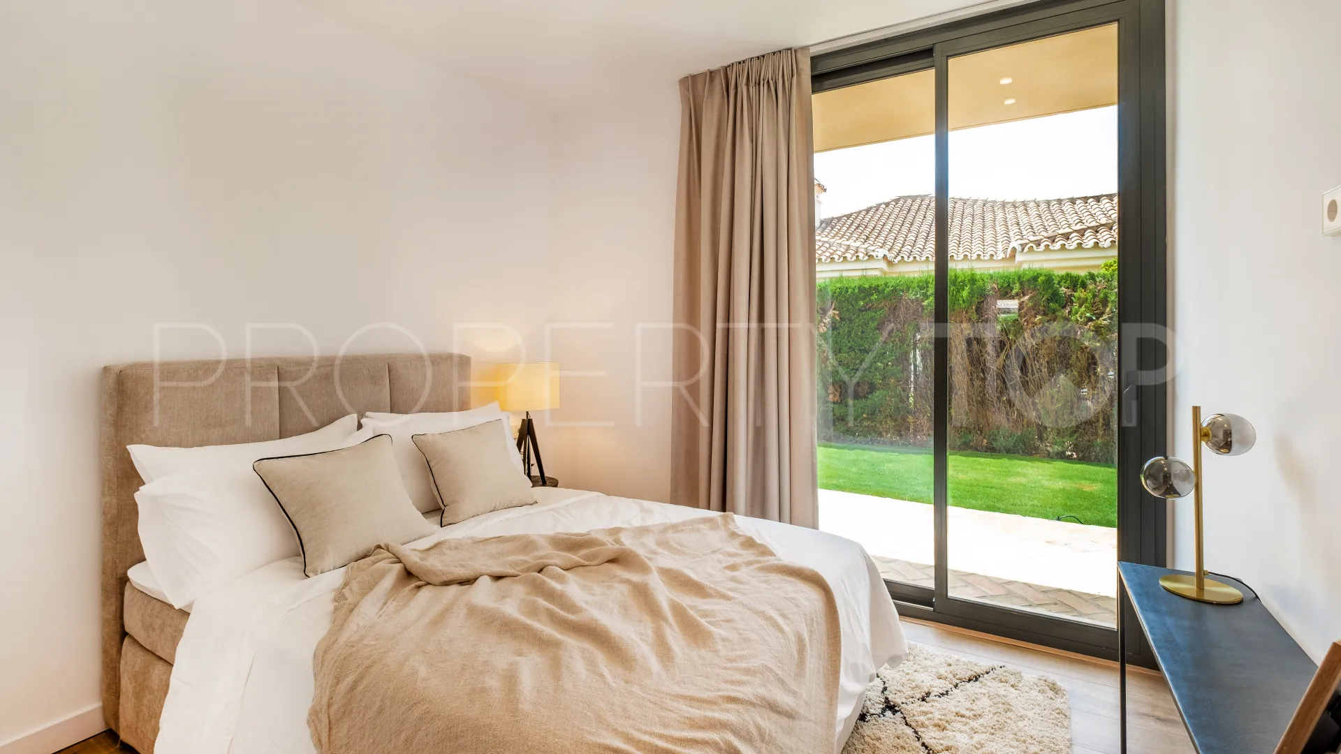 Villa for sale in Paraiso Alto with 4 bedrooms
