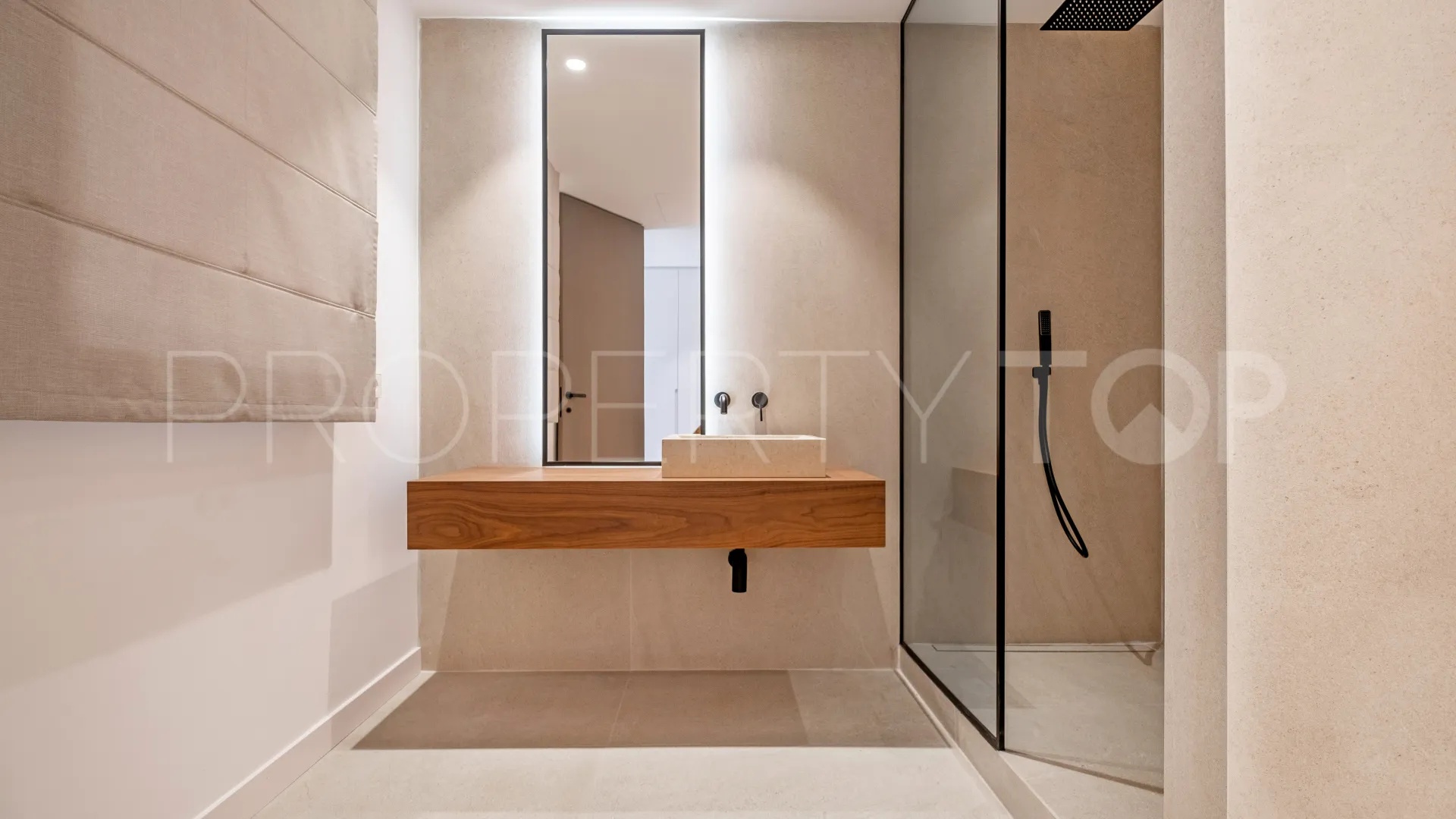 Villa for sale in Paraiso Alto with 4 bedrooms