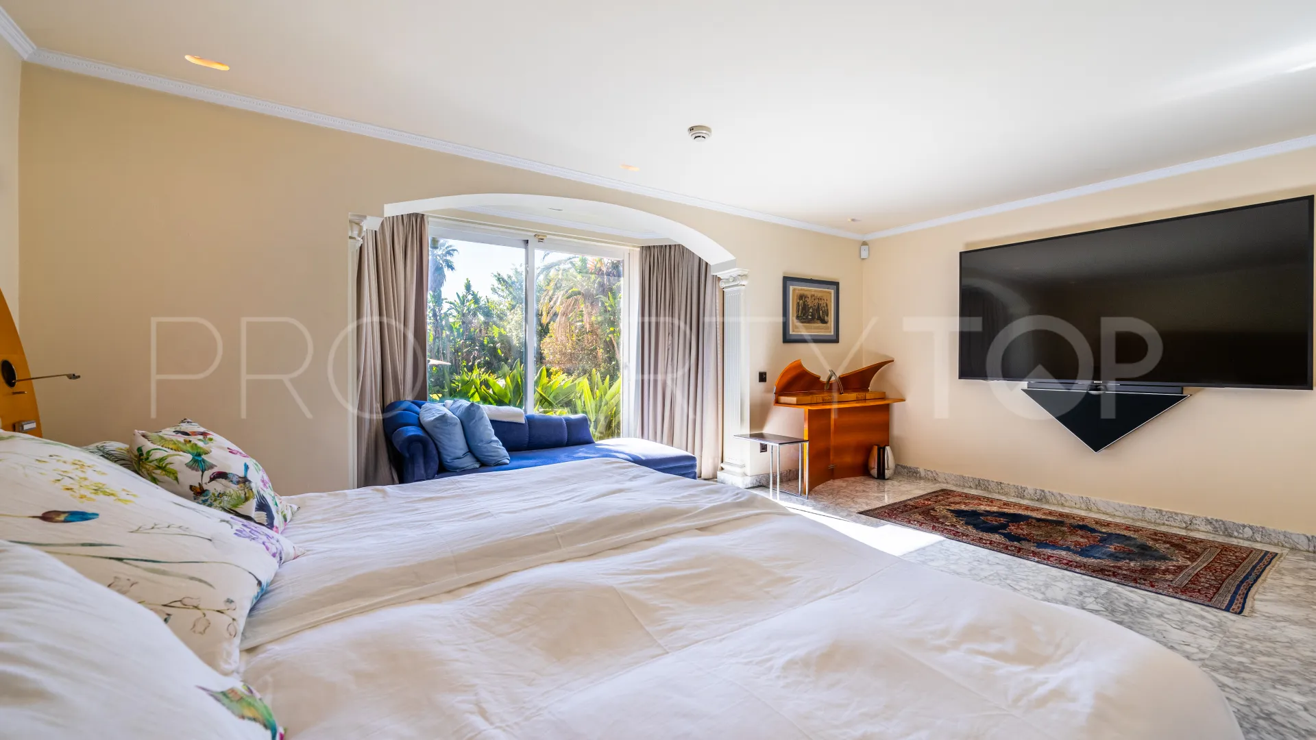 Comprar villa de 4 dormitorios en Rocio de Nagüeles