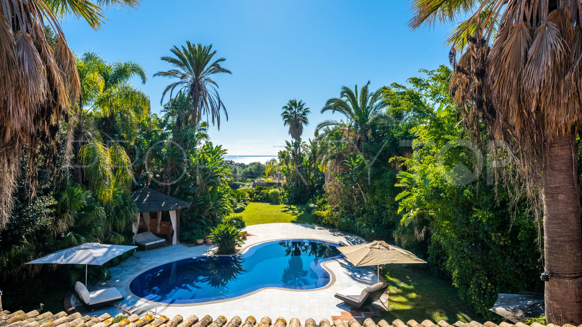 Comprar villa de 4 dormitorios en Rocio de Nagüeles