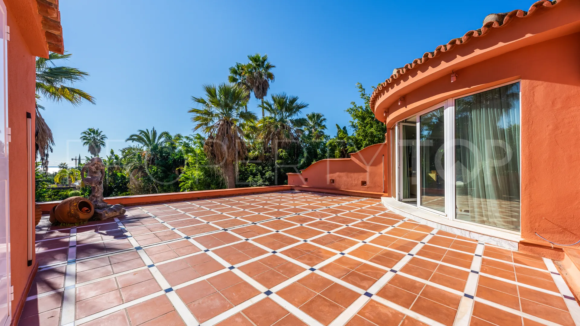 Comprar villa de 4 dormitorios en Rocio de Nagüeles