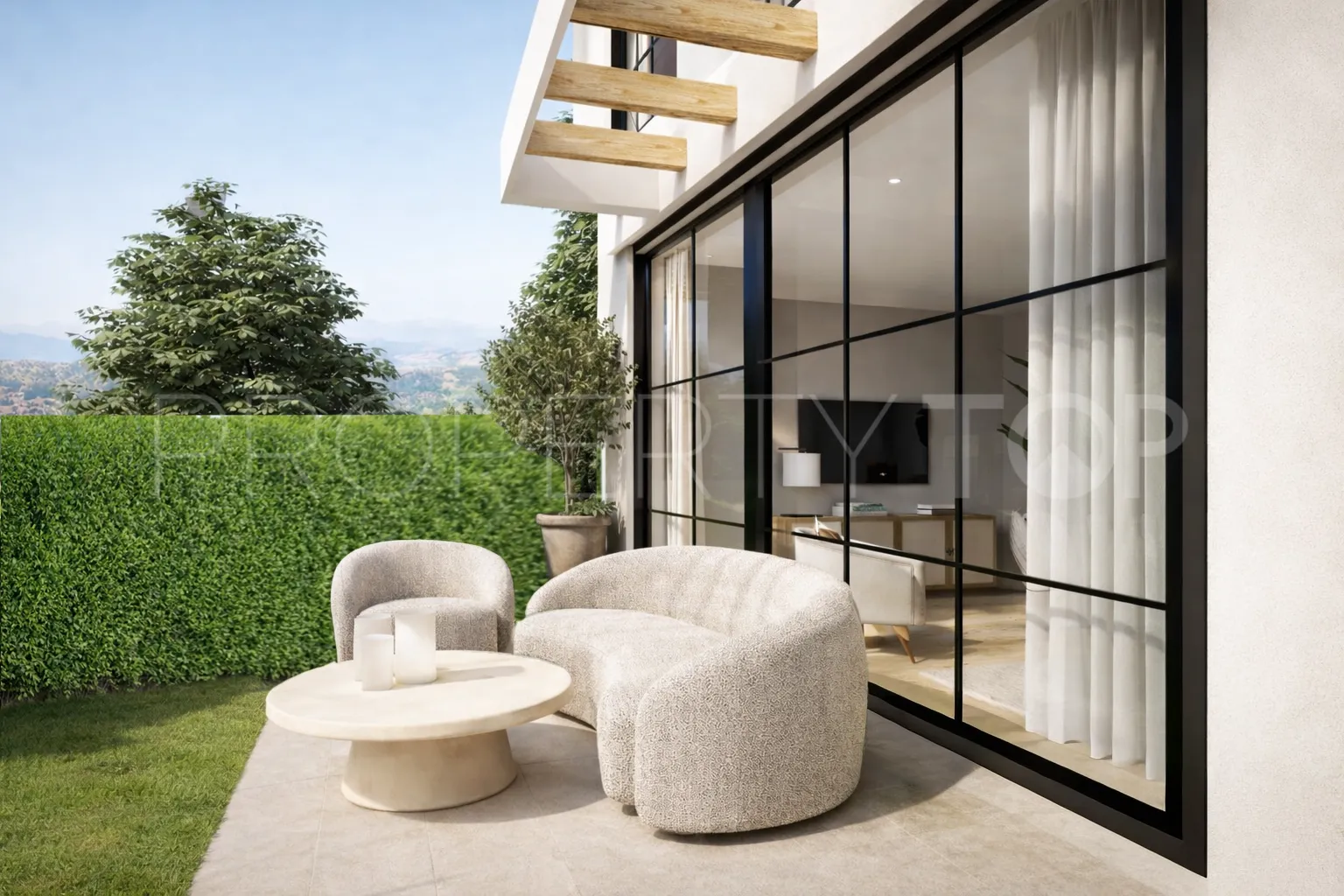 For sale town house in Guaro