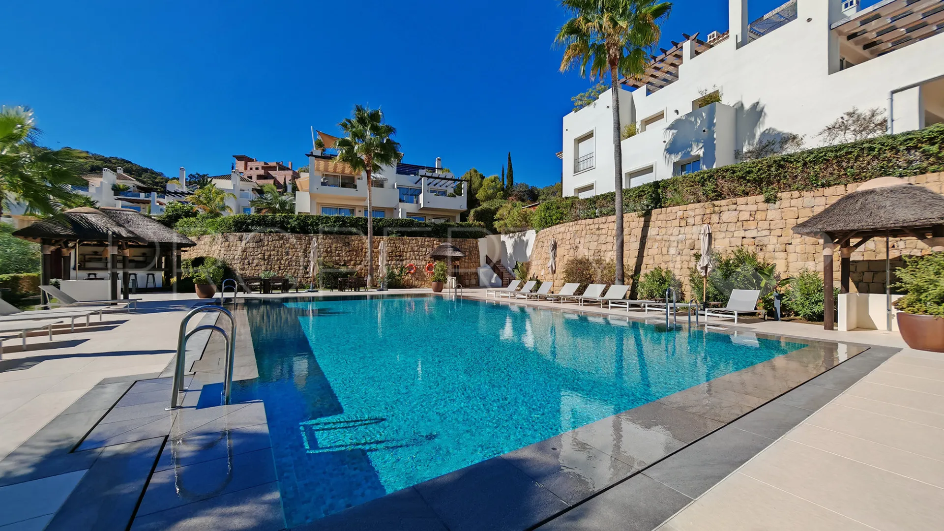 For sale ground floor apartment in La Mairena