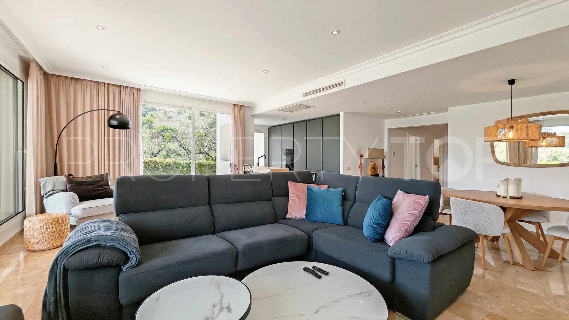 For sale ground floor apartment in La Mairena