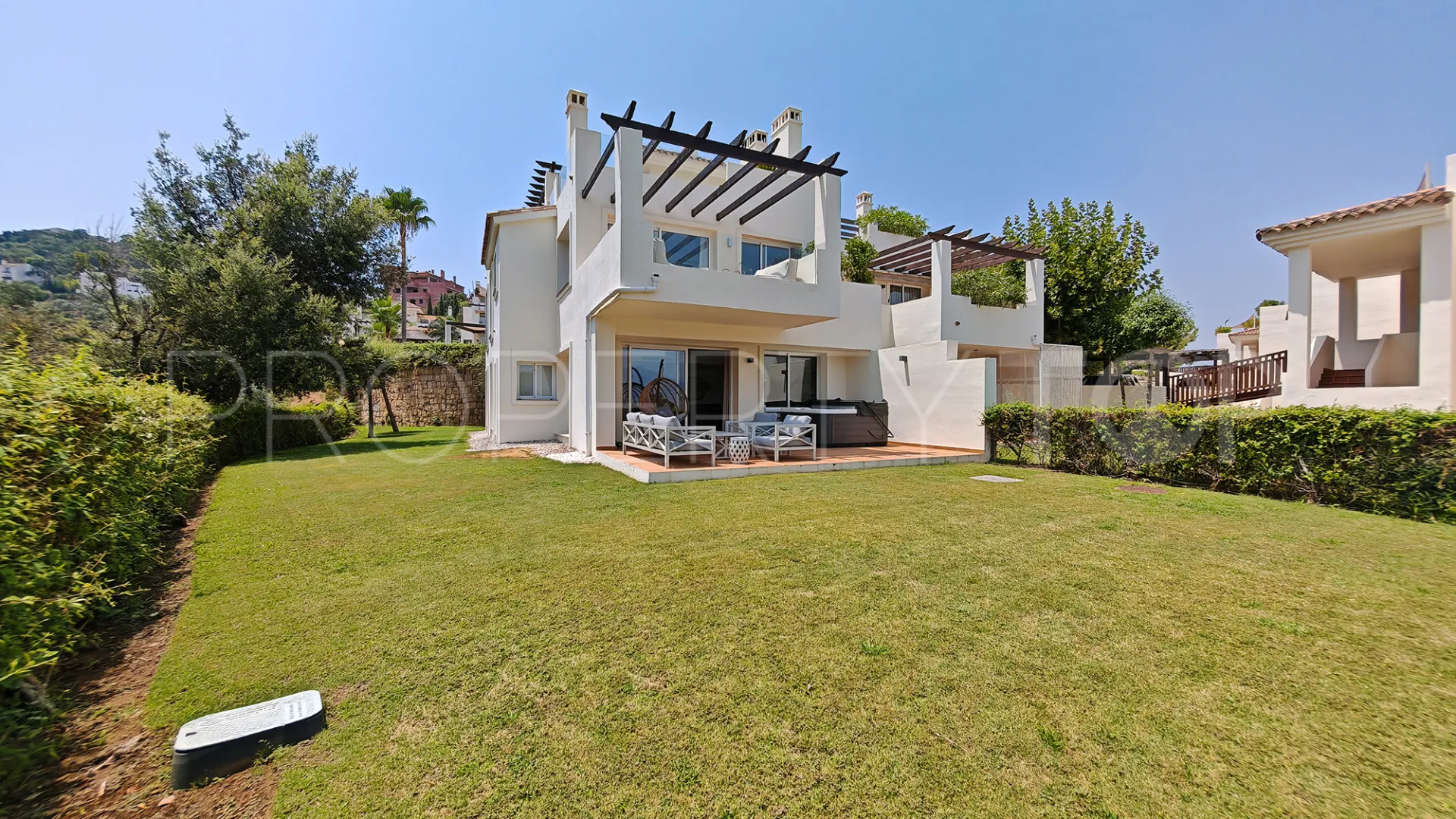 For sale ground floor apartment in La Mairena