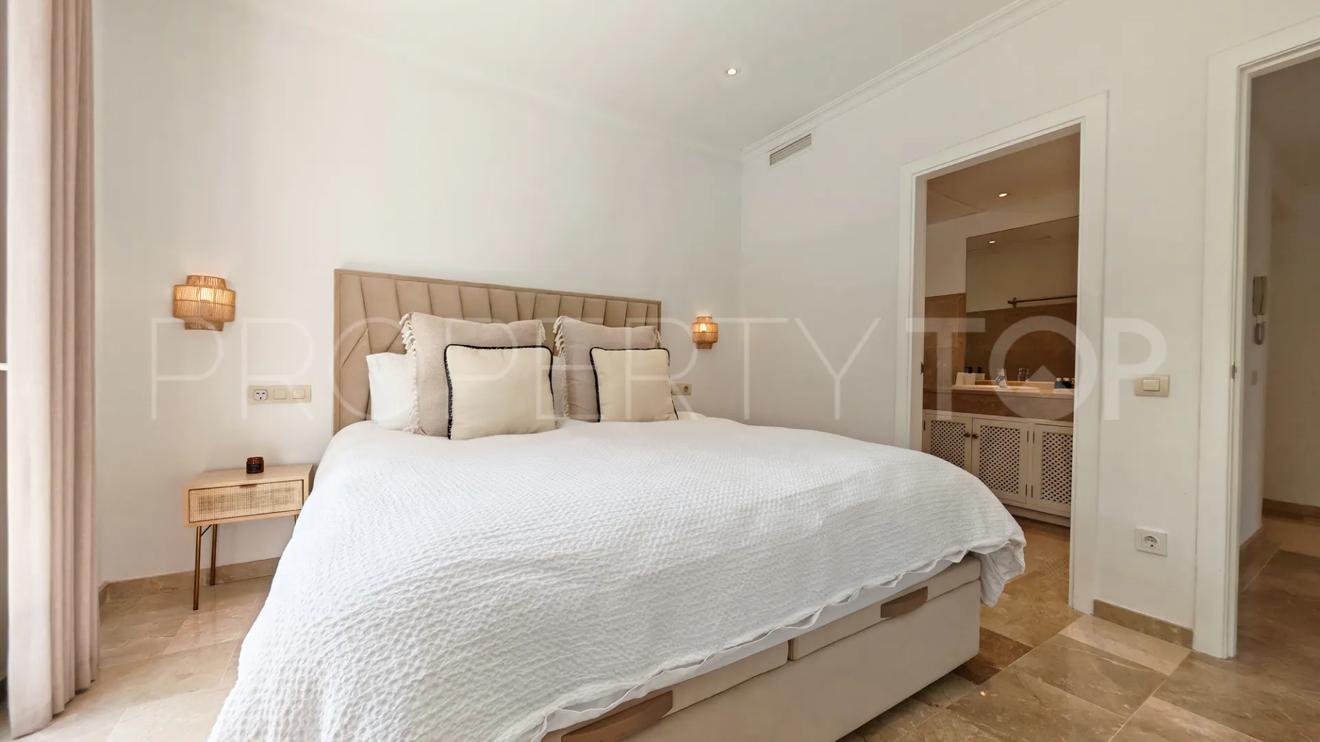 For sale ground floor apartment in La Mairena