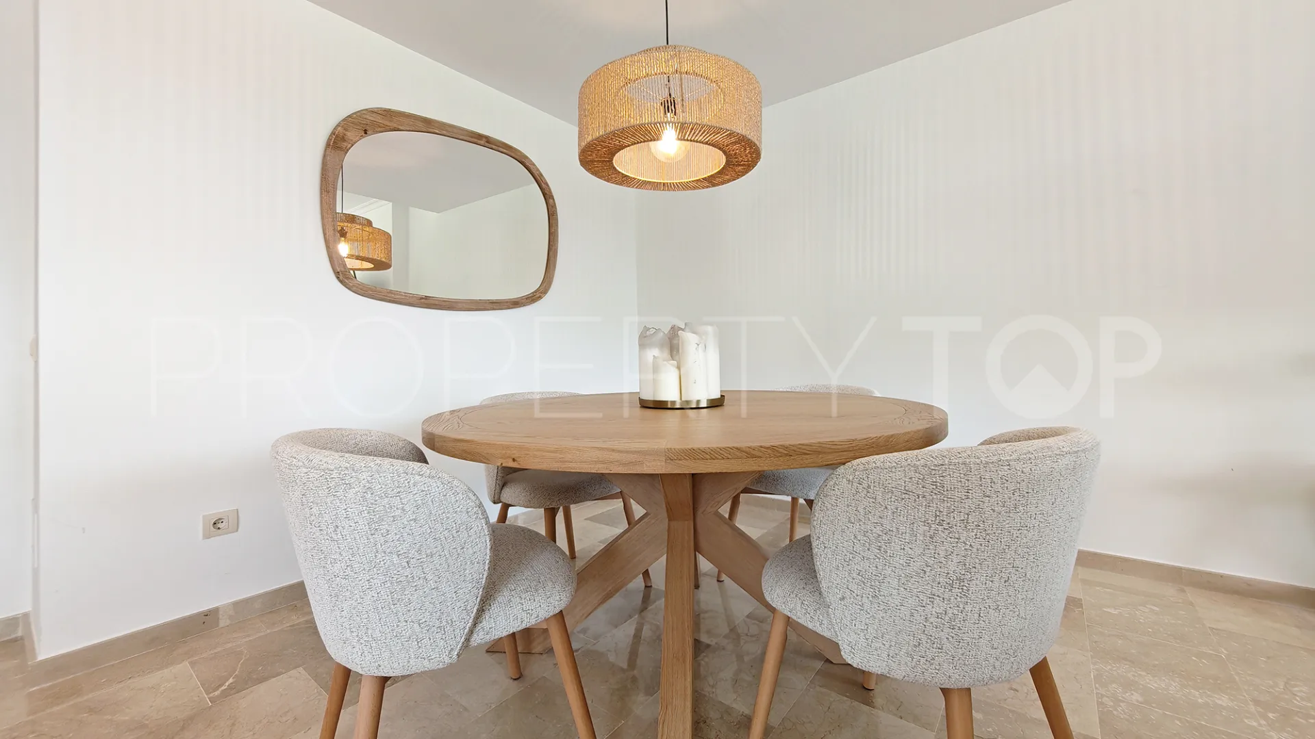 For sale ground floor apartment in La Mairena