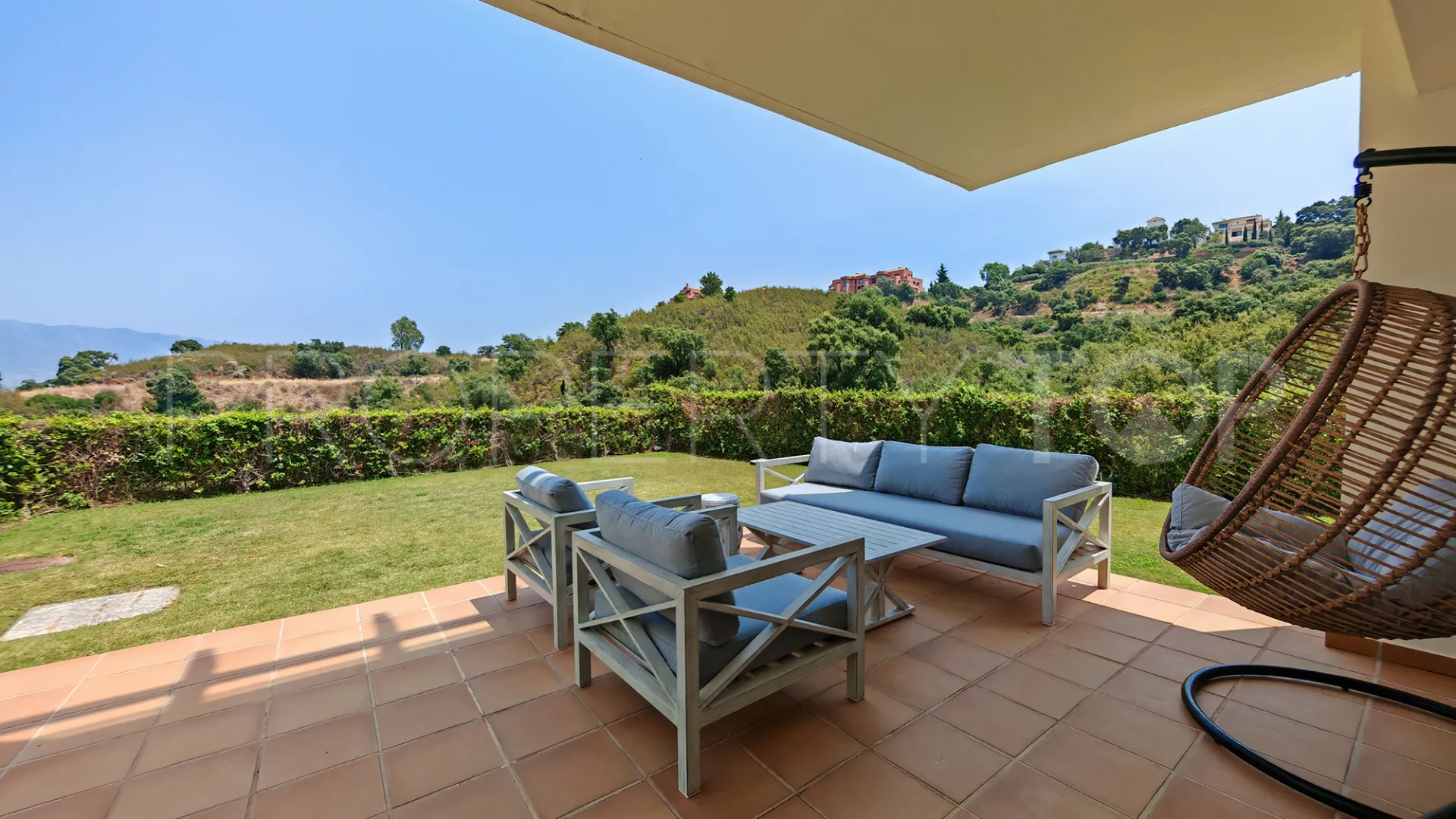 For sale ground floor apartment in La Mairena