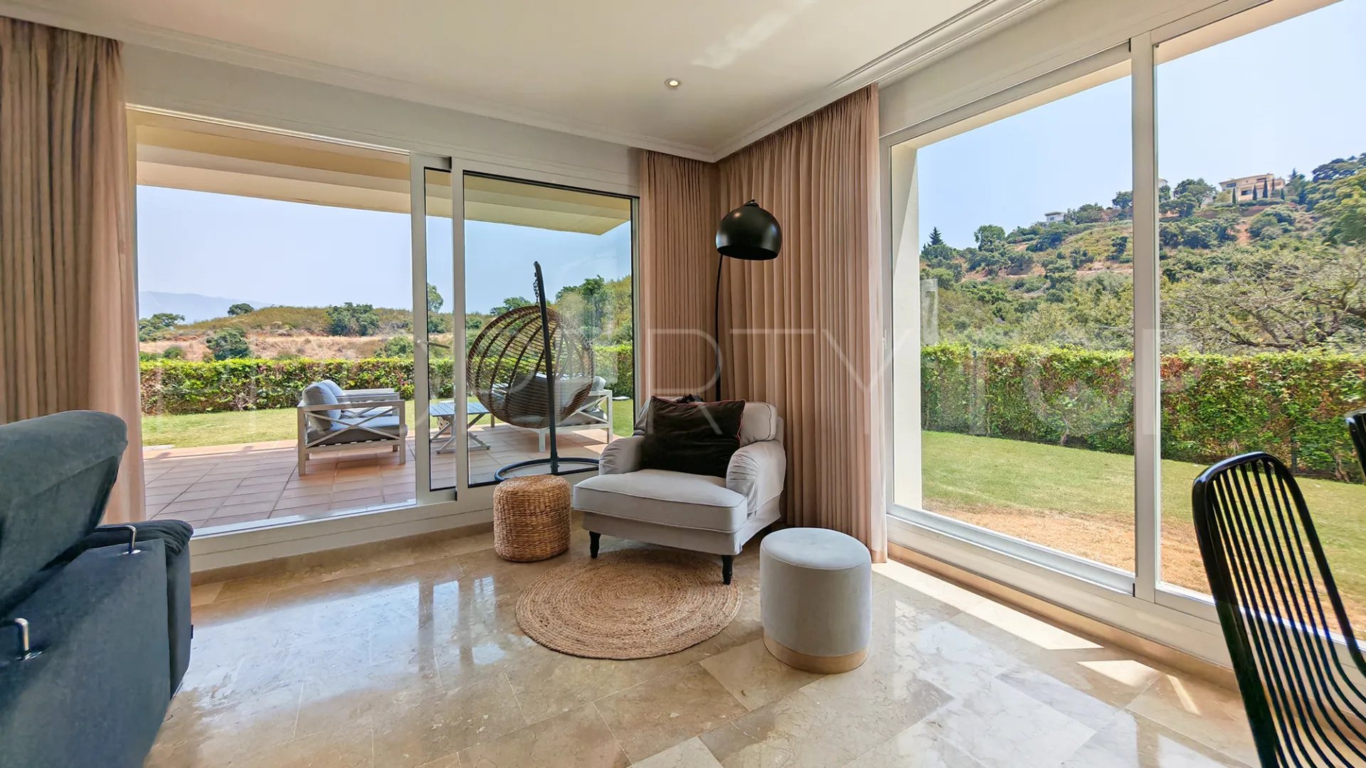 For sale ground floor apartment in La Mairena