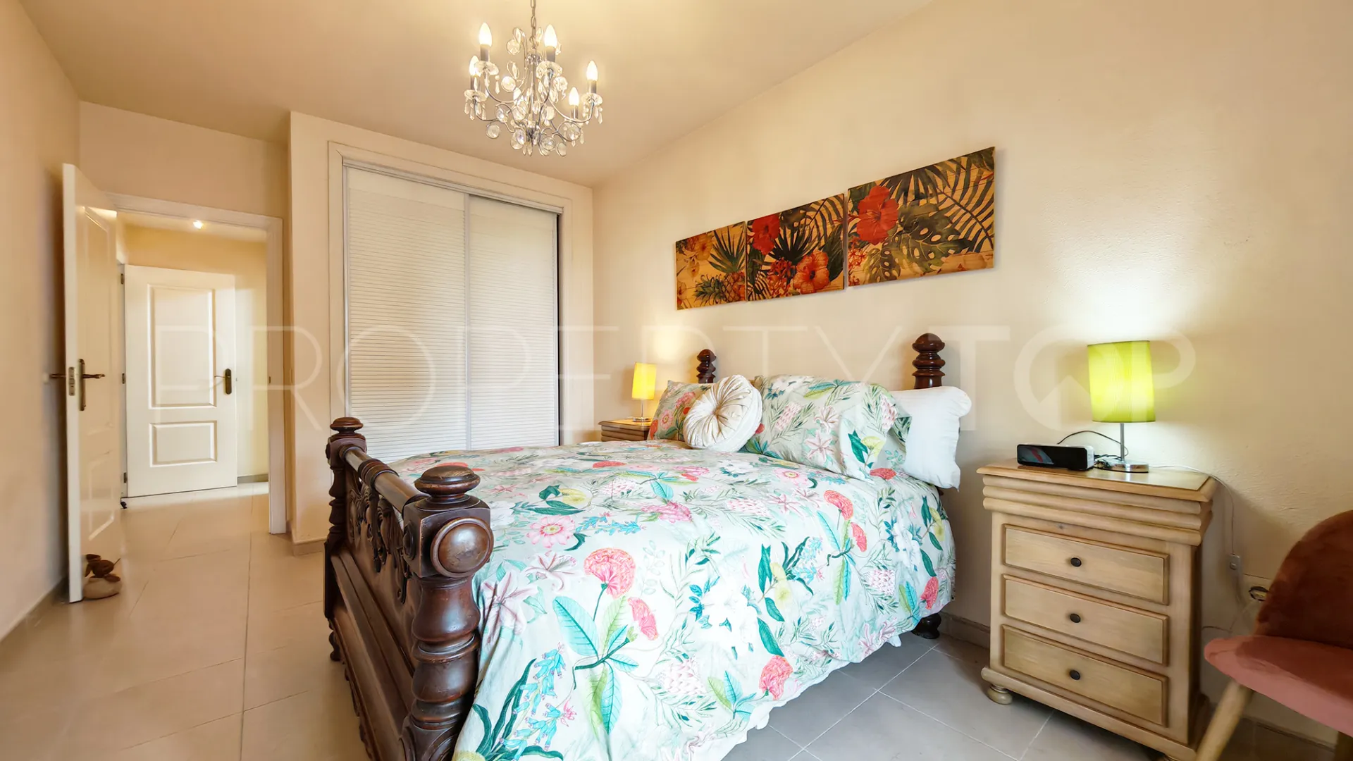 Nueva Andalucia 2 bedrooms apartment for sale