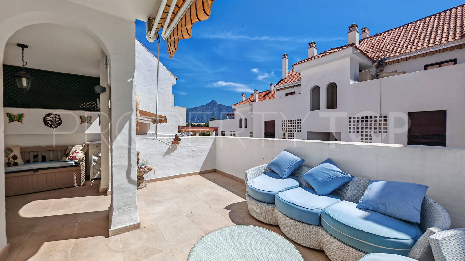 Nueva Andalucia 2 bedrooms apartment for sale