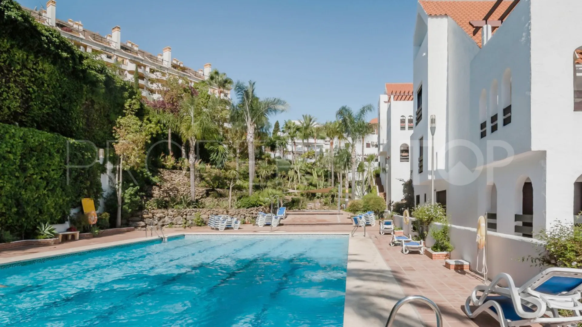 Nueva Andalucia 2 bedrooms apartment for sale