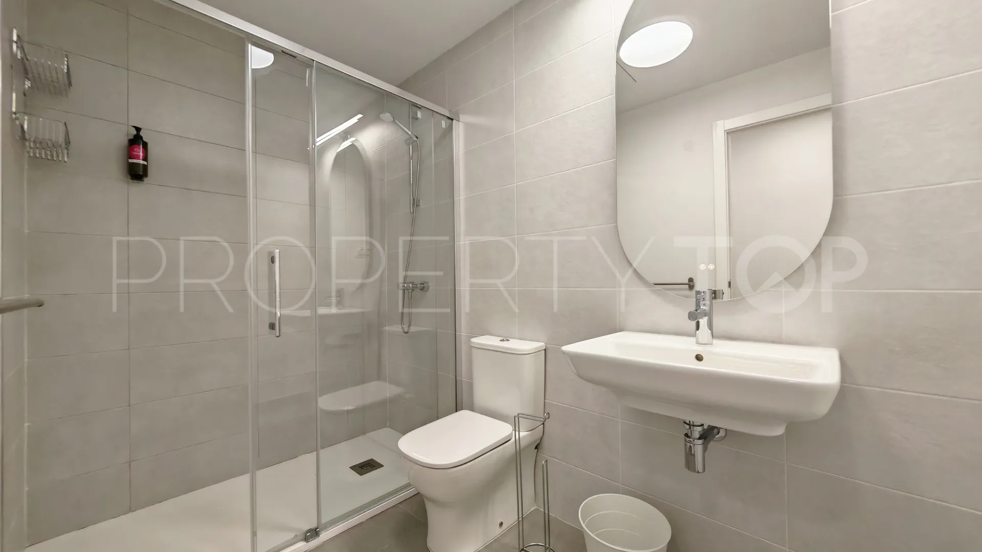 Comprar apartamento planta baja en Estepona