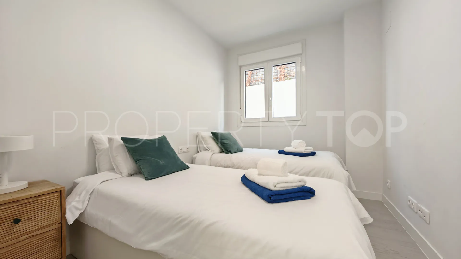 Comprar apartamento planta baja en Estepona