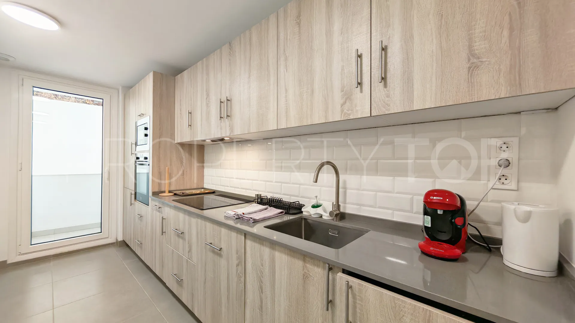 Comprar apartamento planta baja en Estepona
