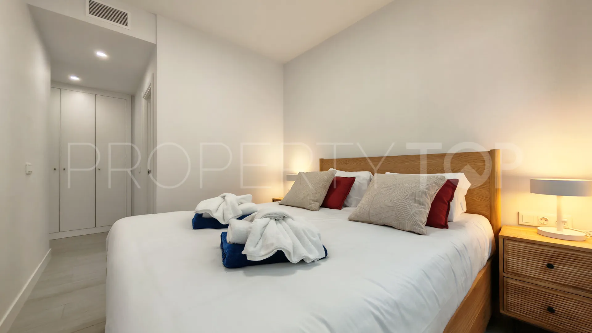 Comprar apartamento planta baja en Estepona
