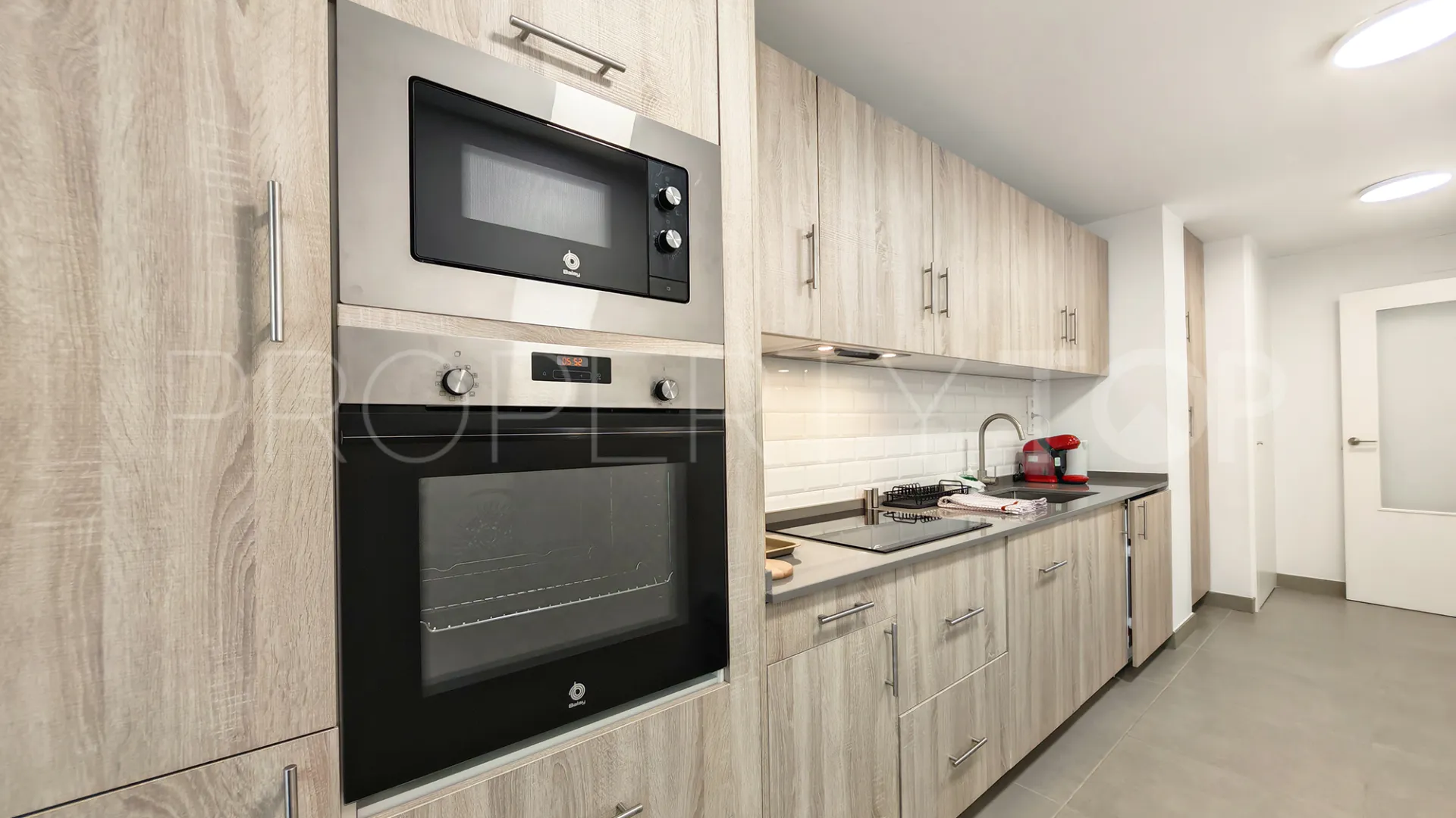 Comprar apartamento planta baja en Estepona