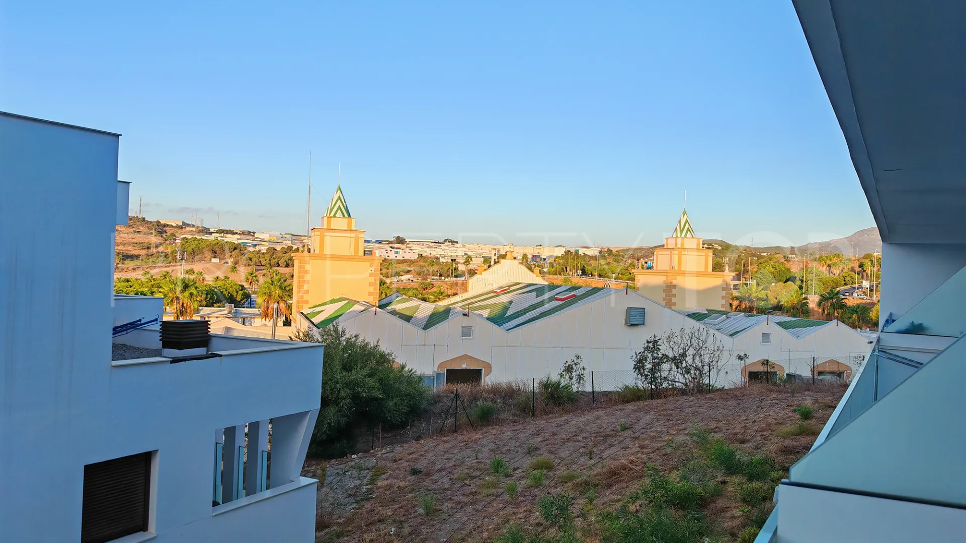 Comprar apartamento planta baja en Estepona