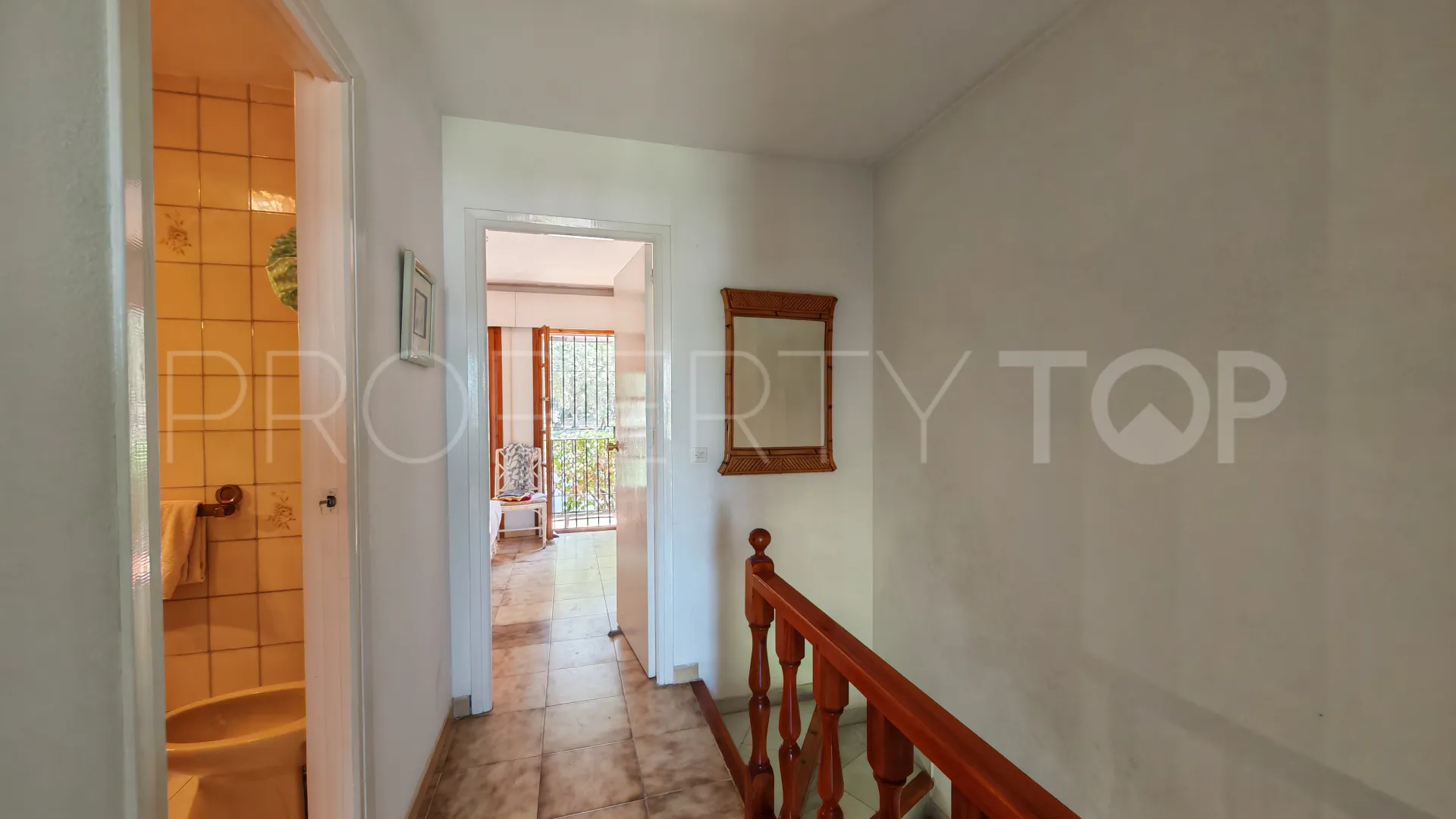 Adosado de 2 dormitorios en venta en Elviria