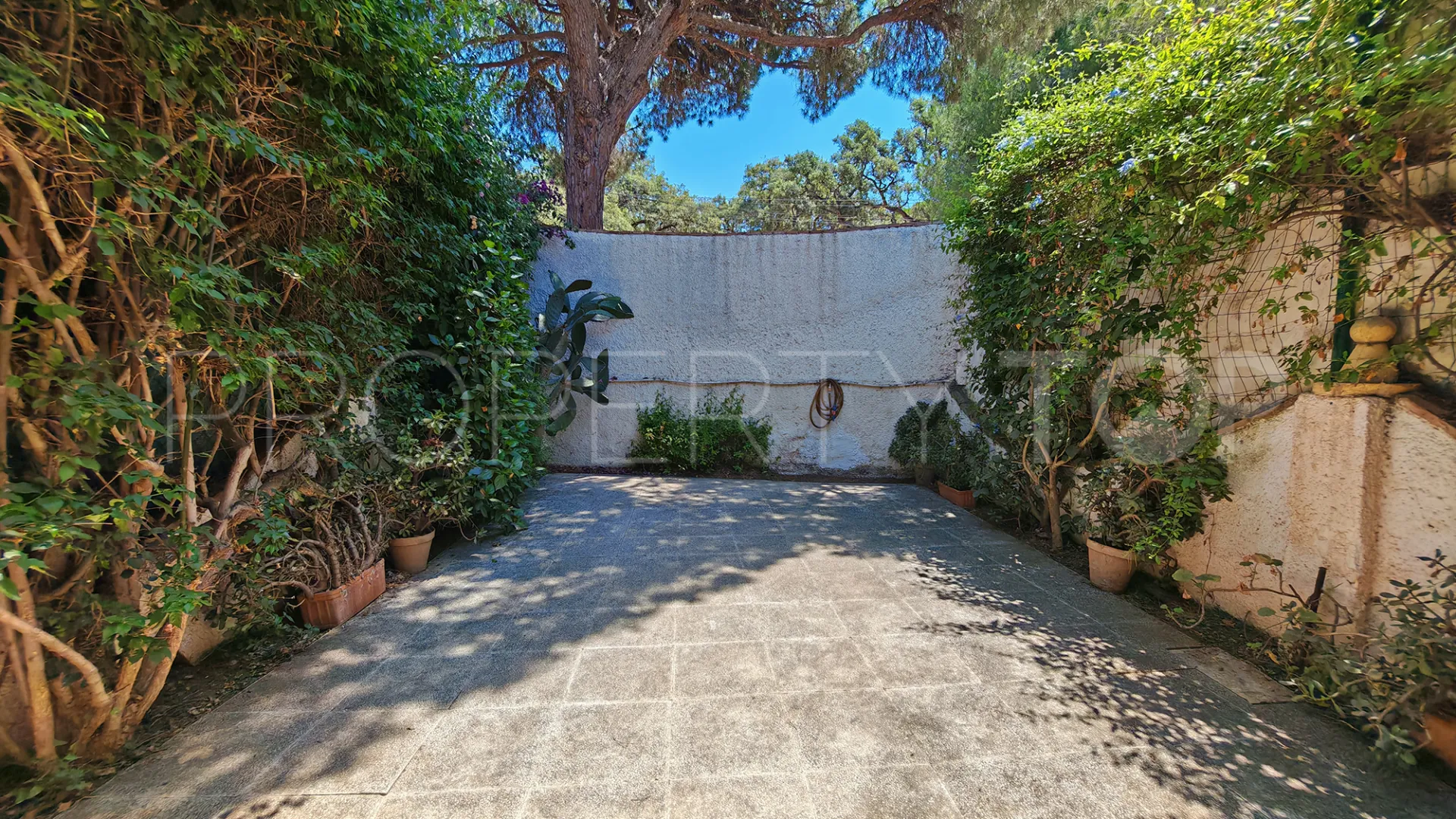 Adosado de 2 dormitorios en venta en Elviria