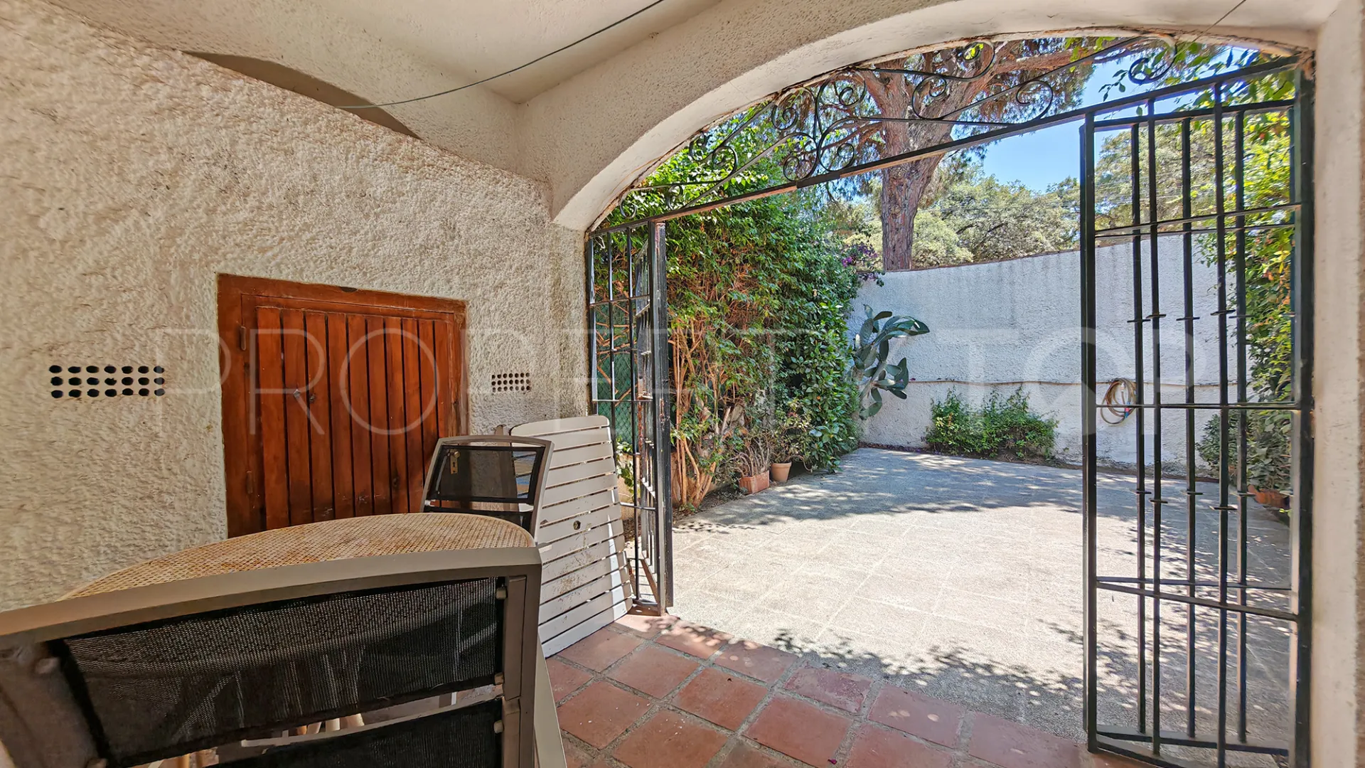 Adosado de 2 dormitorios en venta en Elviria