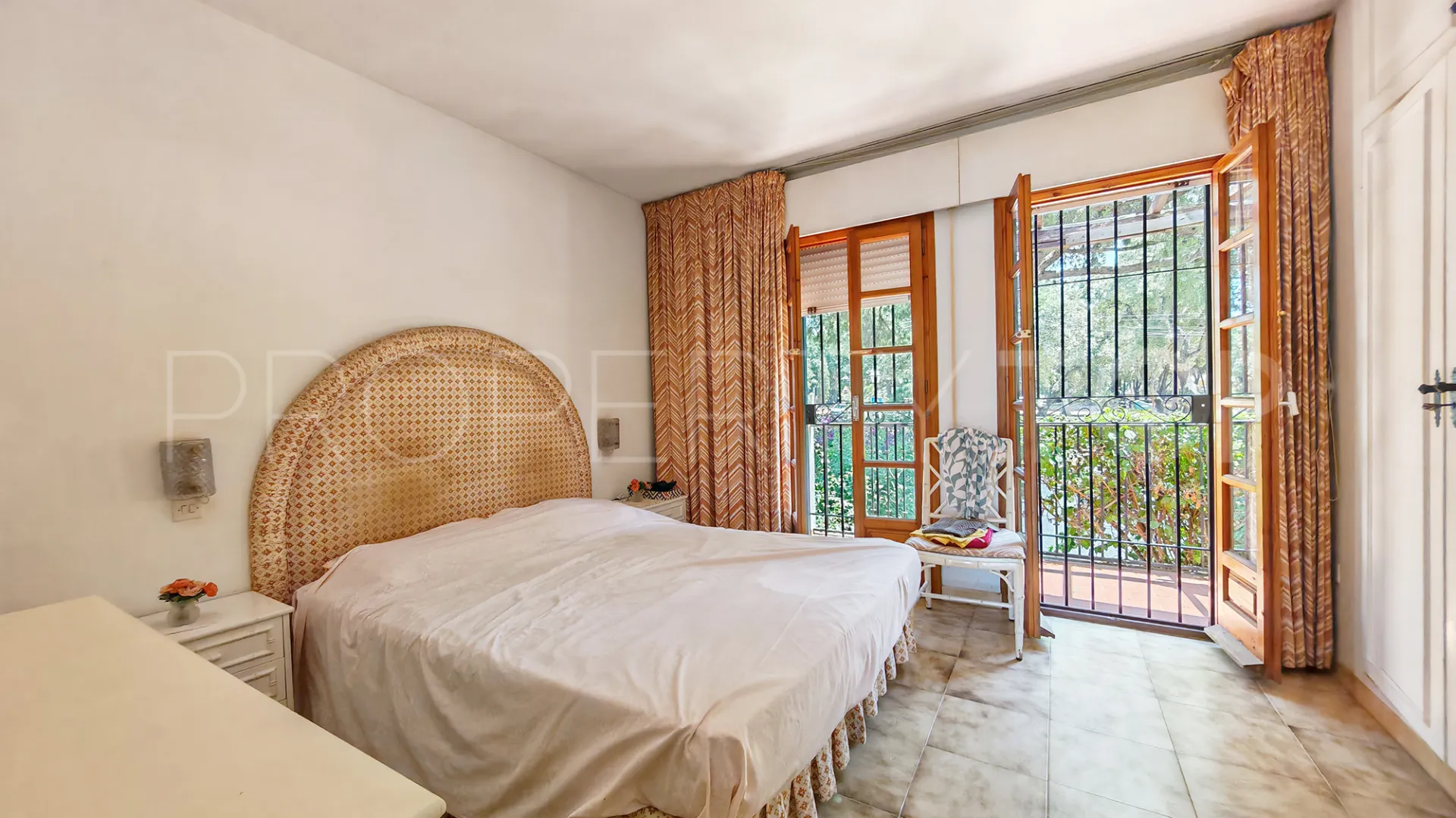 Adosado de 2 dormitorios en venta en Elviria