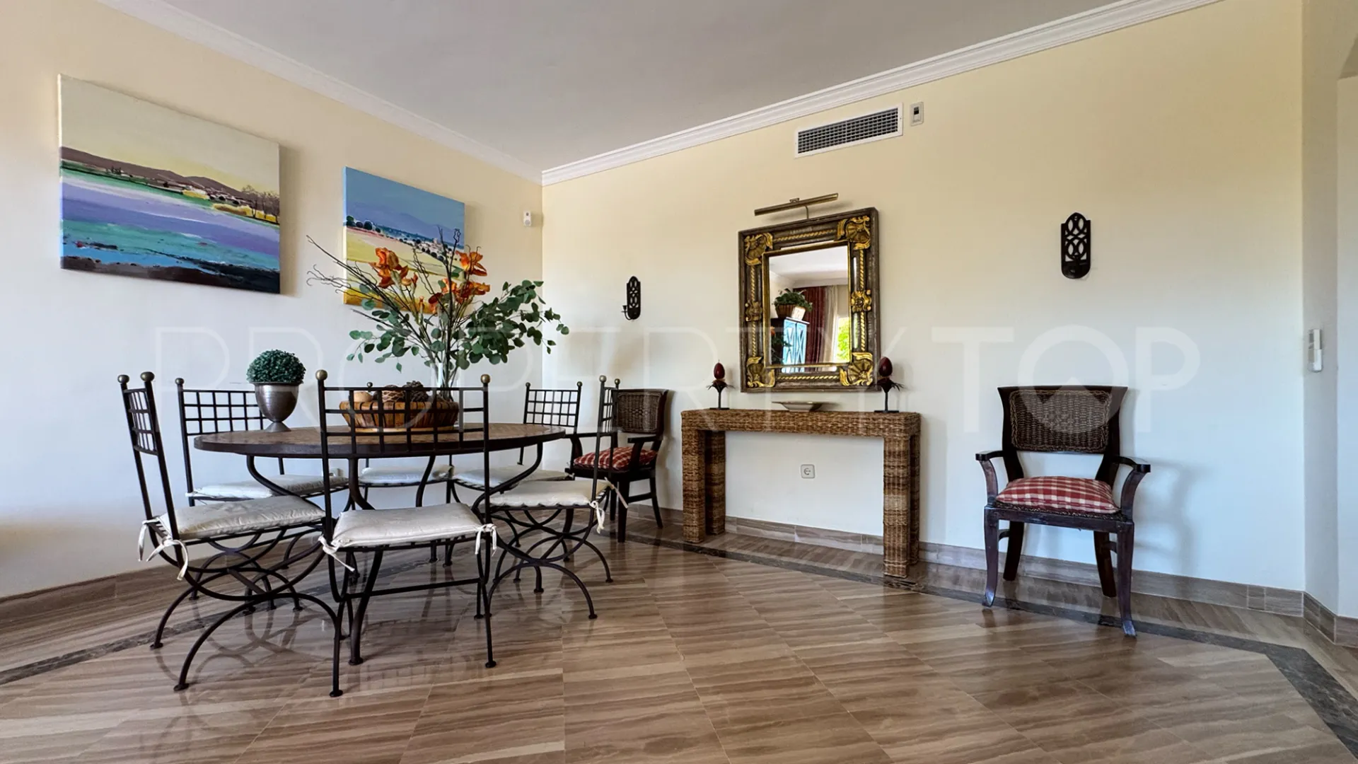 Se vende apartamento en Hacienda Elviria