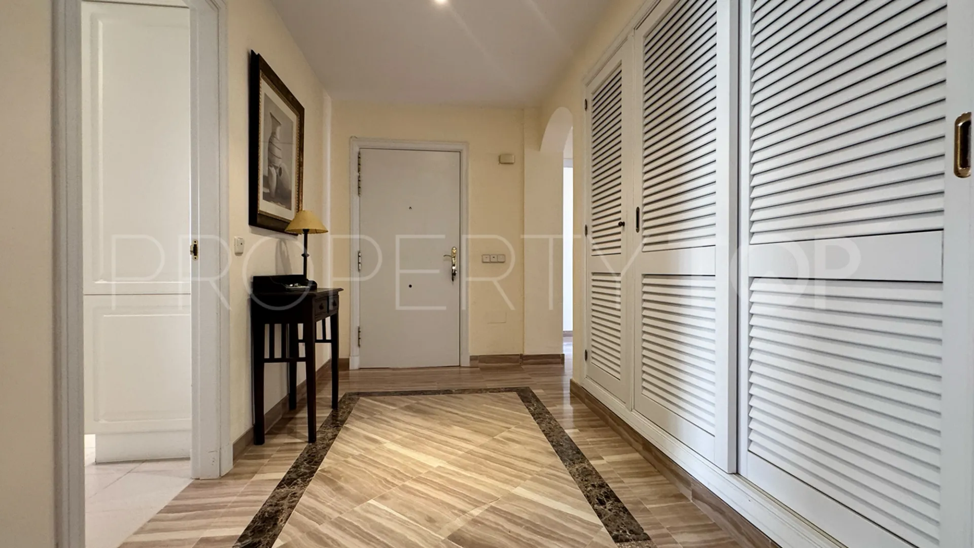 Se vende apartamento en Hacienda Elviria