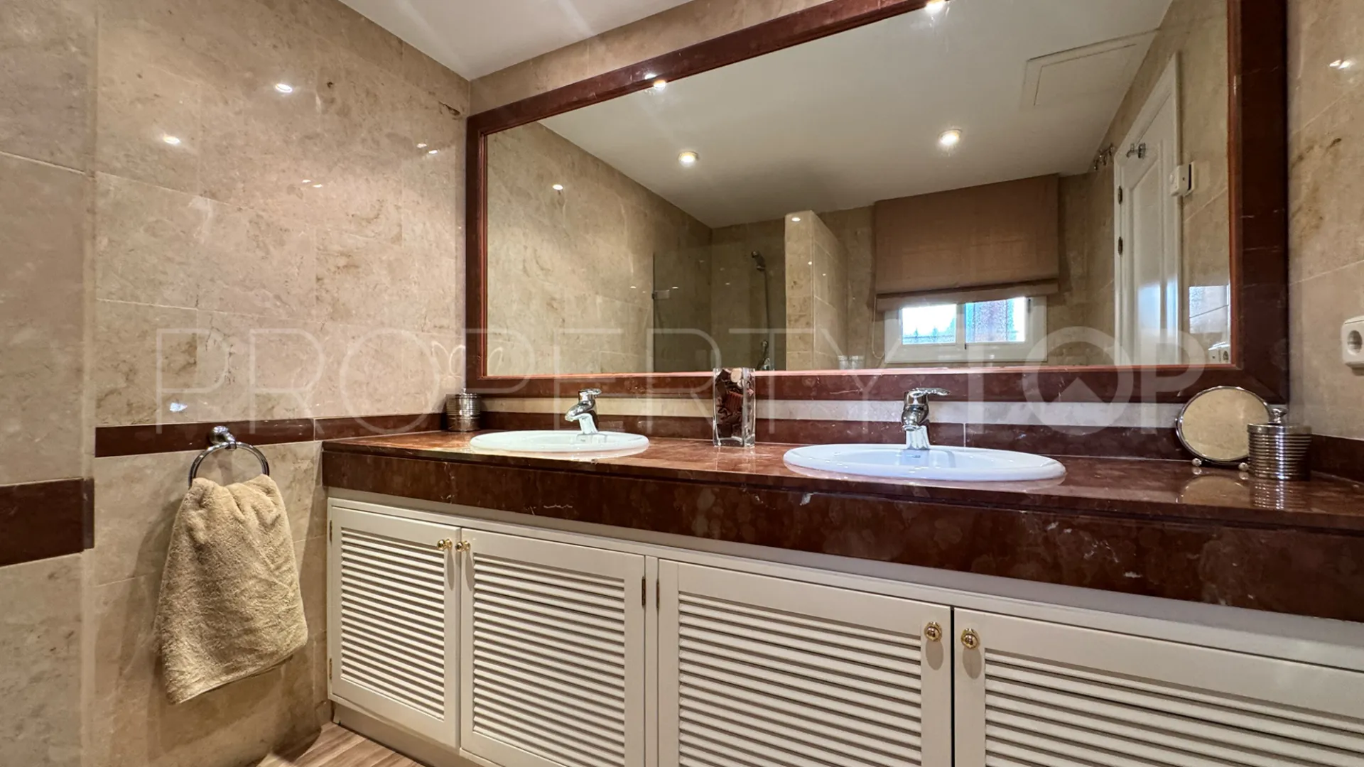 Se vende apartamento en Hacienda Elviria
