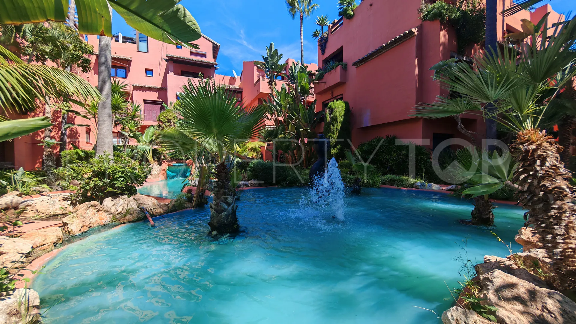 For sale apartment in Elviria