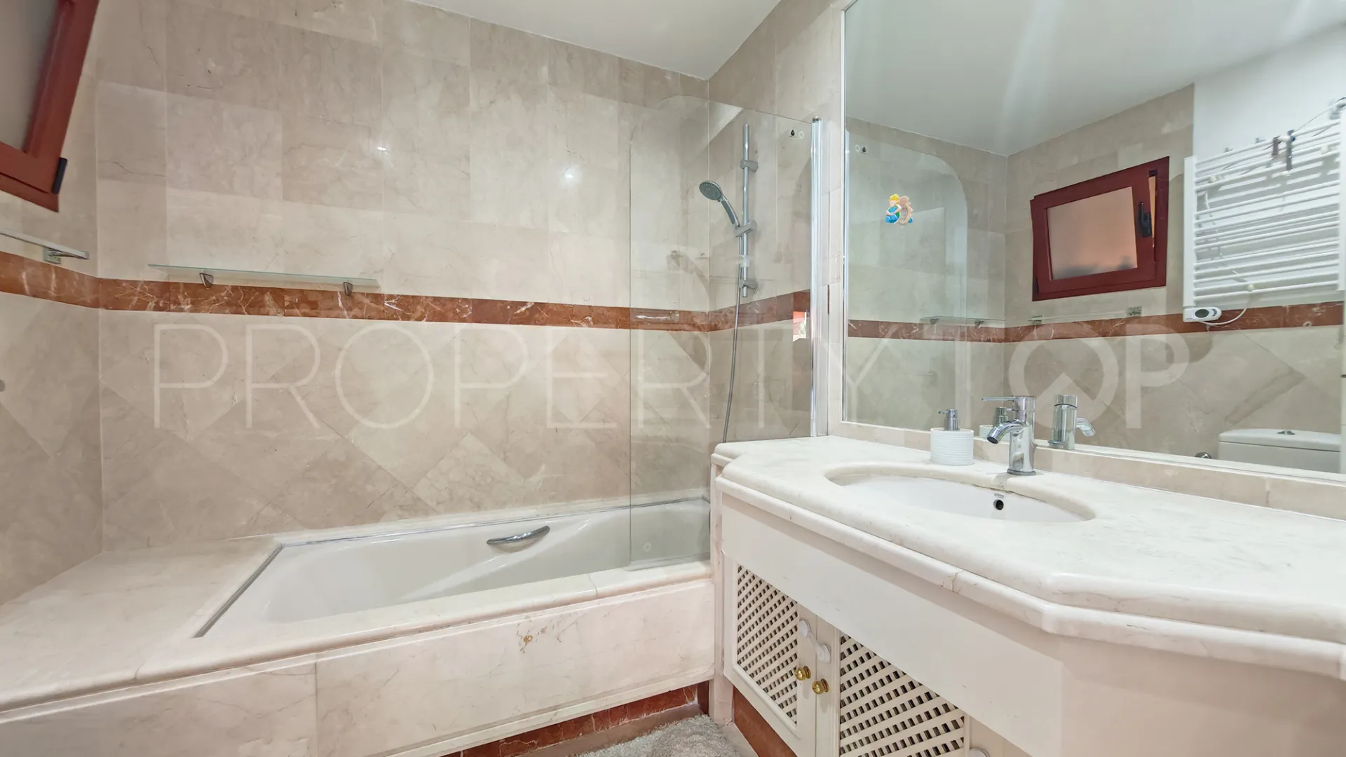 For sale apartment in Elviria