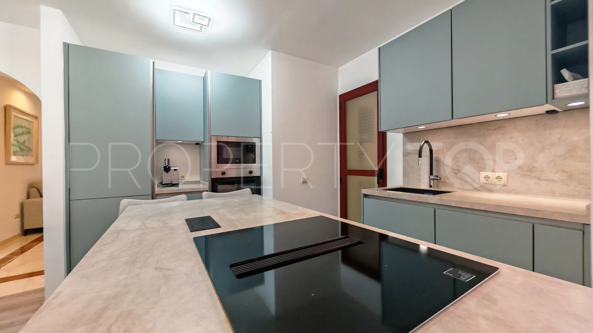 For sale apartment in Elviria