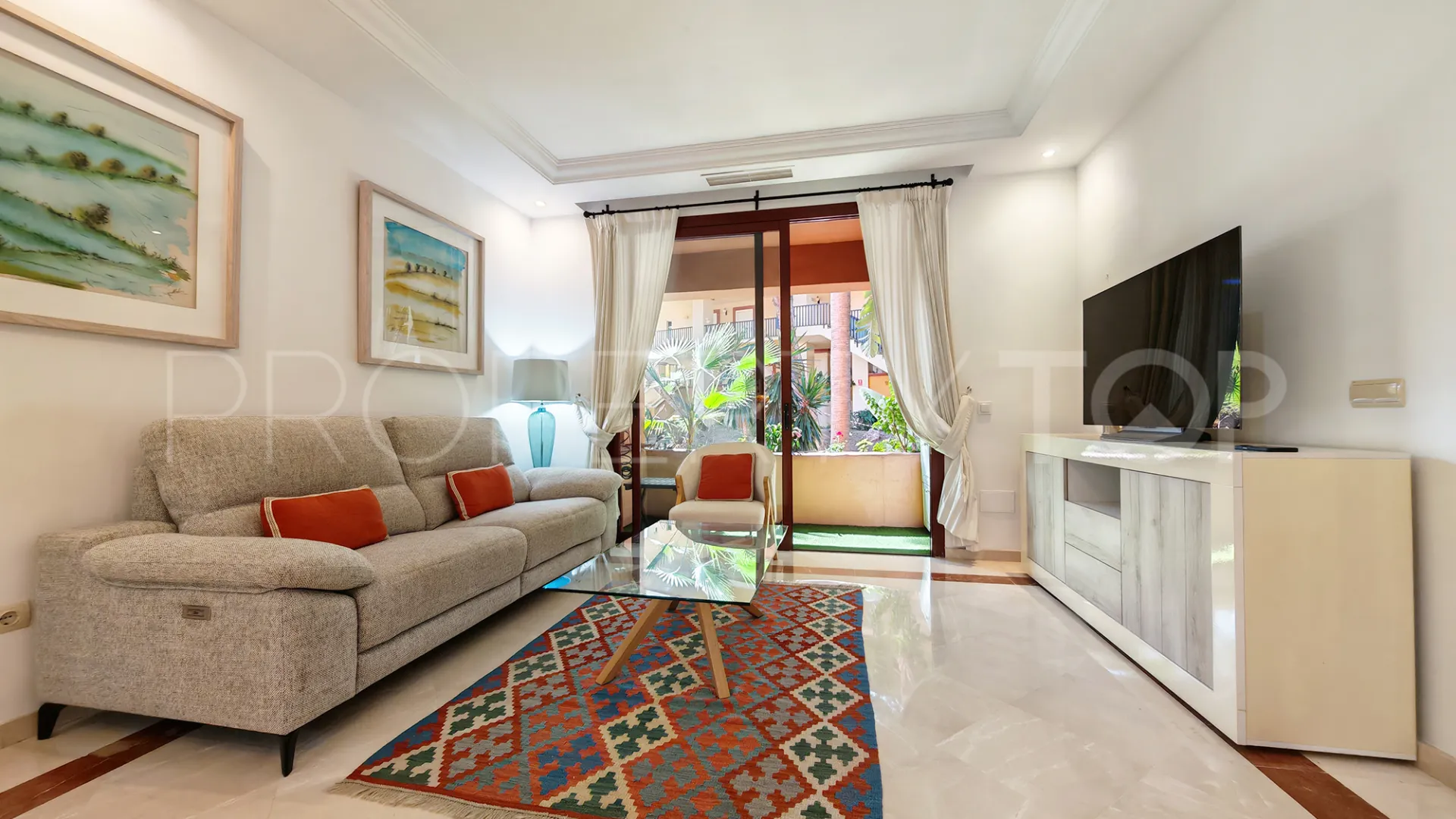 For sale apartment in Elviria