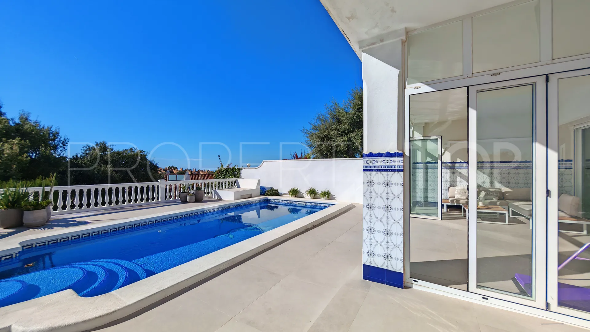 Buy La Mairena 4 bedrooms town house