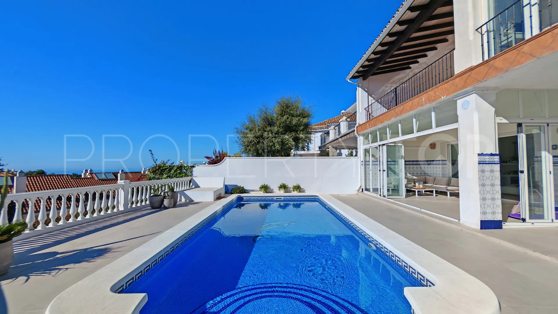 Buy La Mairena 4 bedrooms town house
