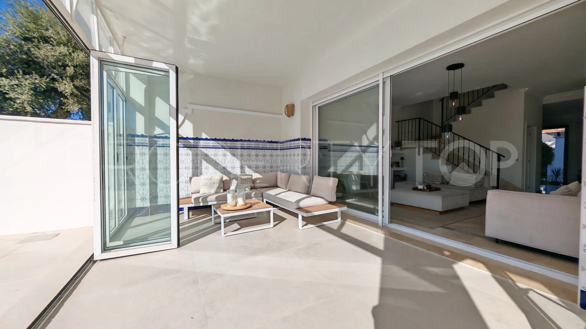 Buy La Mairena 4 bedrooms town house