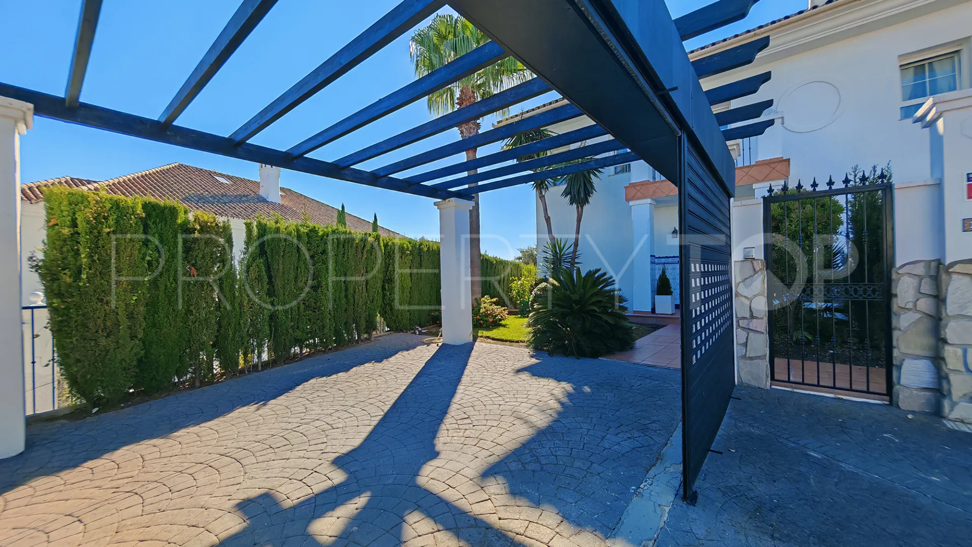 Buy La Mairena 4 bedrooms town house