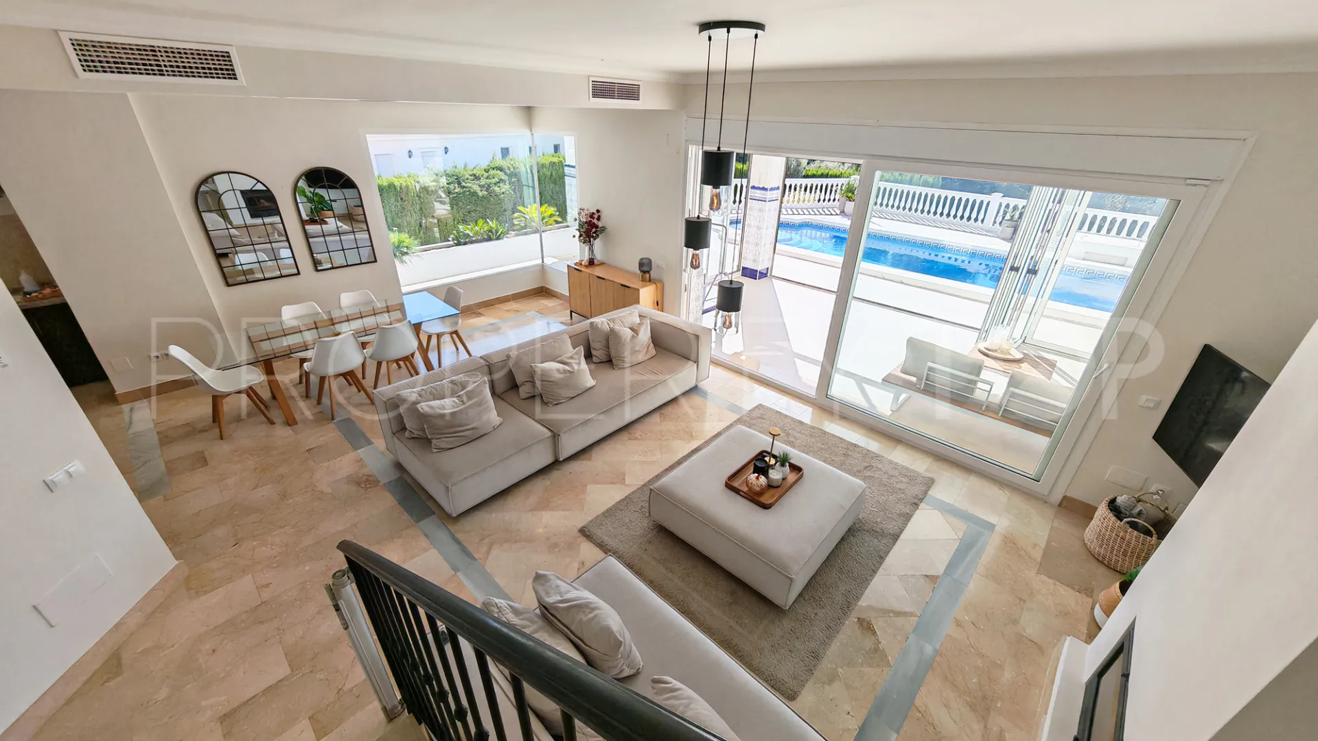 Buy La Mairena 4 bedrooms town house