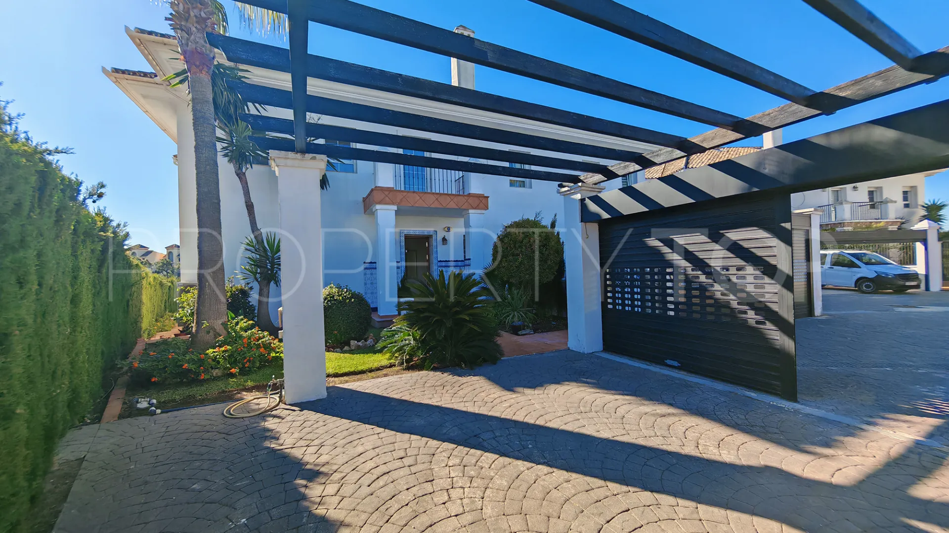 Buy La Mairena 4 bedrooms town house