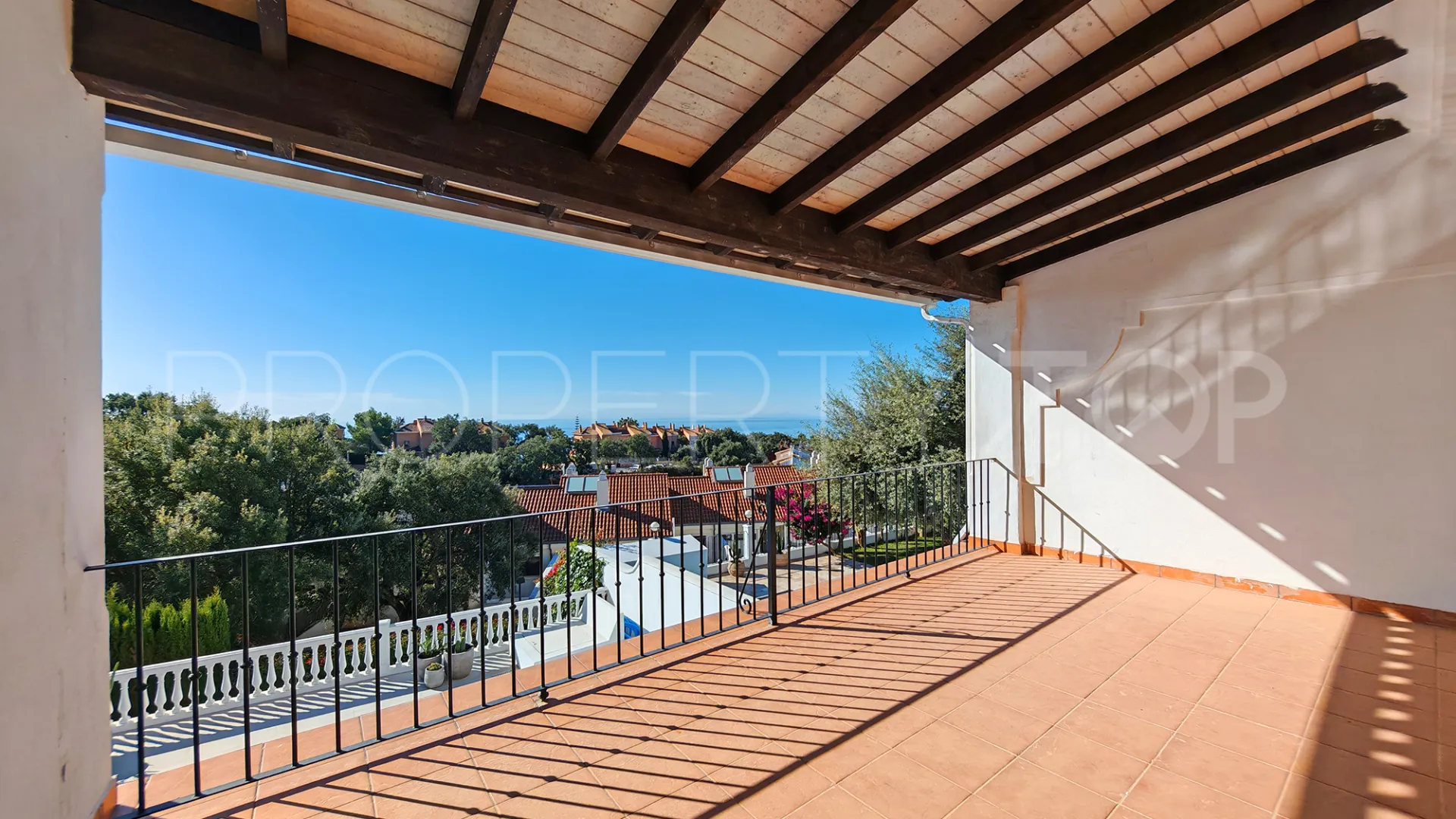 Buy La Mairena 4 bedrooms town house