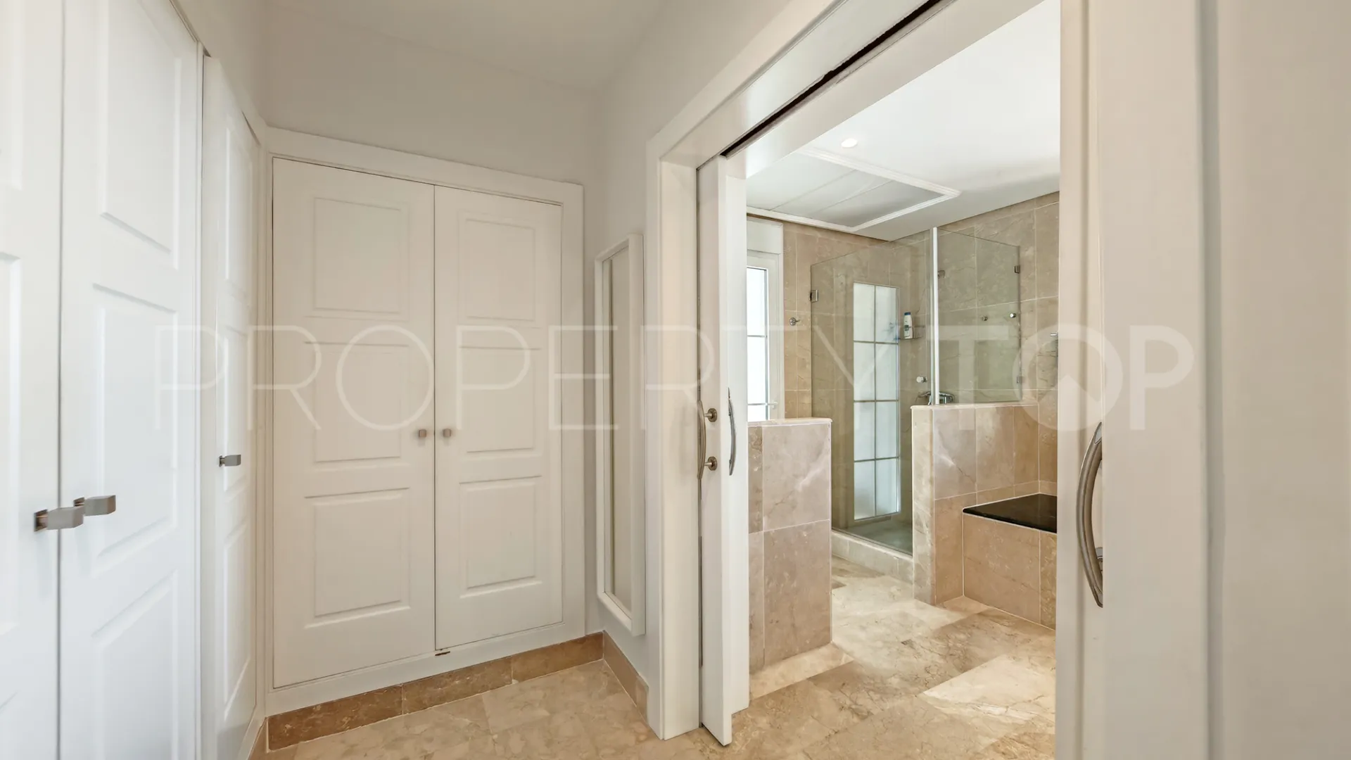Buy La Mairena 4 bedrooms town house