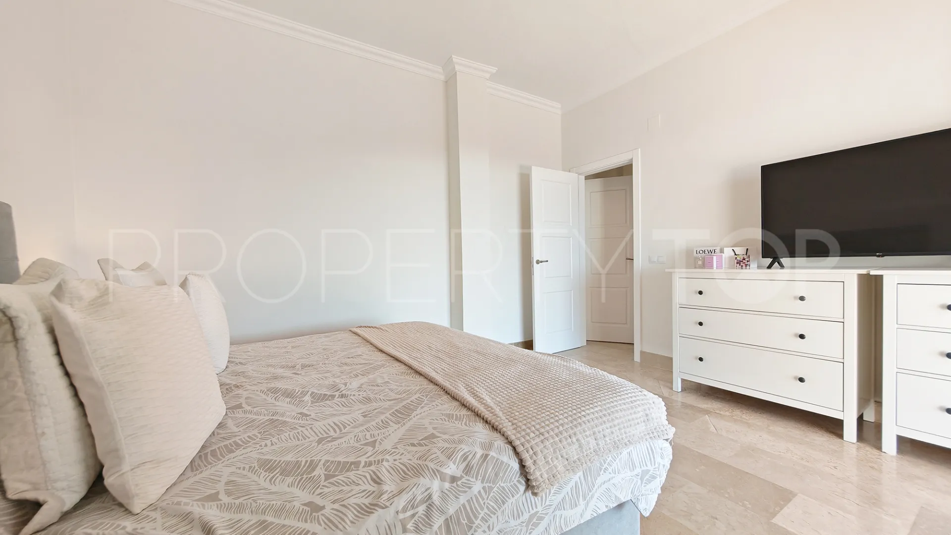 Buy La Mairena 4 bedrooms town house
