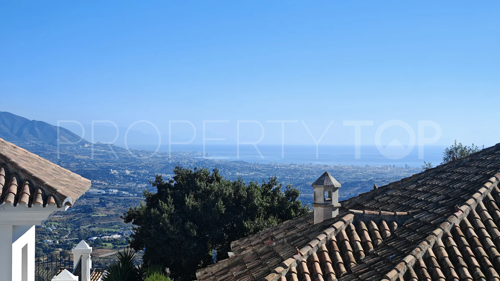Buy La Mairena 4 bedrooms town house