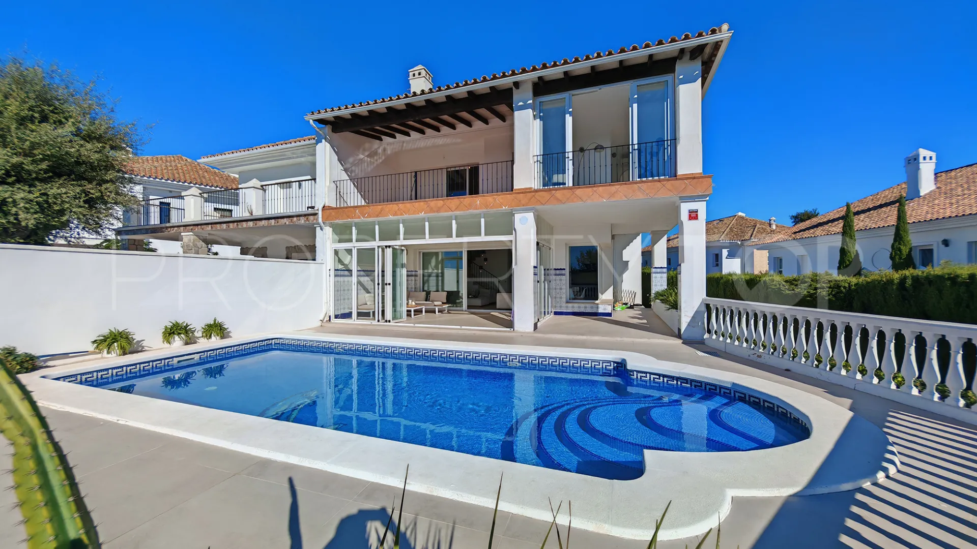Buy La Mairena 4 bedrooms town house