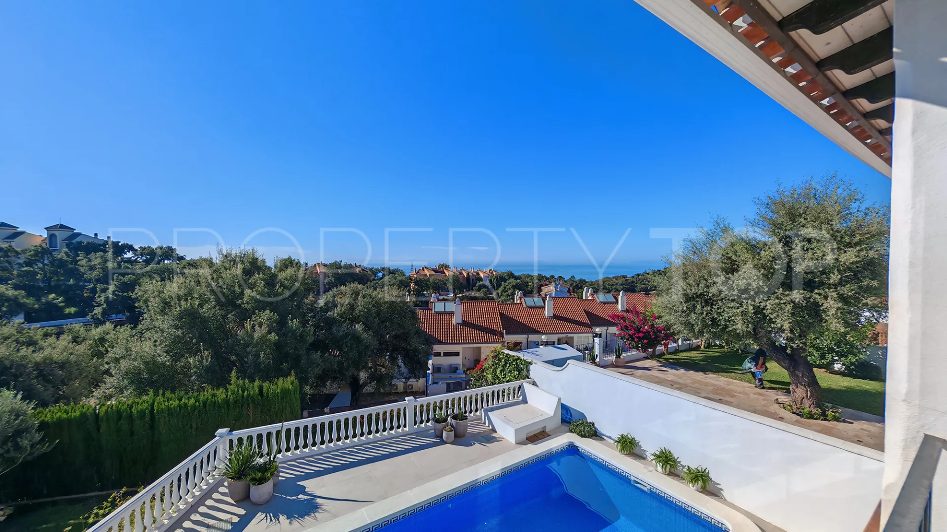 Buy La Mairena 4 bedrooms town house
