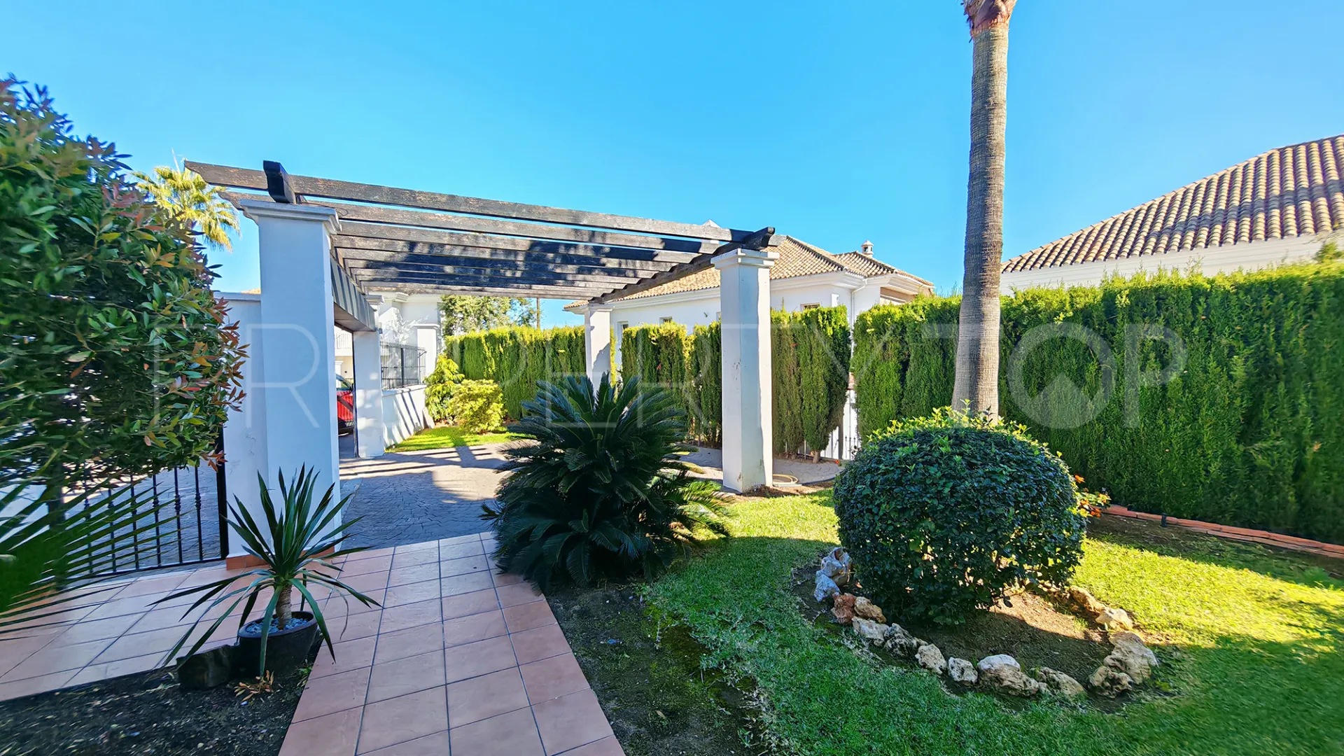 Buy La Mairena 4 bedrooms town house