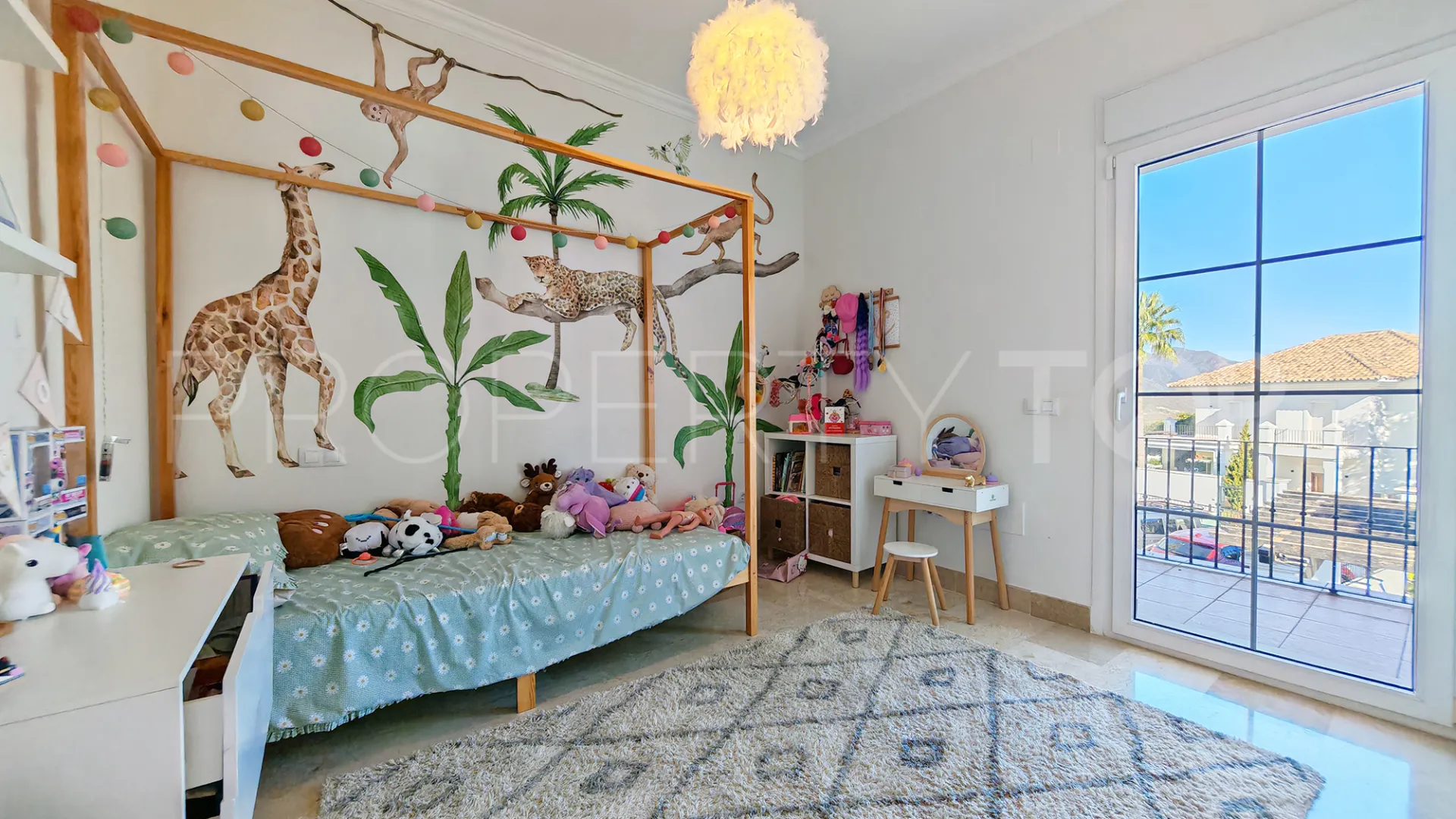 Buy La Mairena 4 bedrooms town house