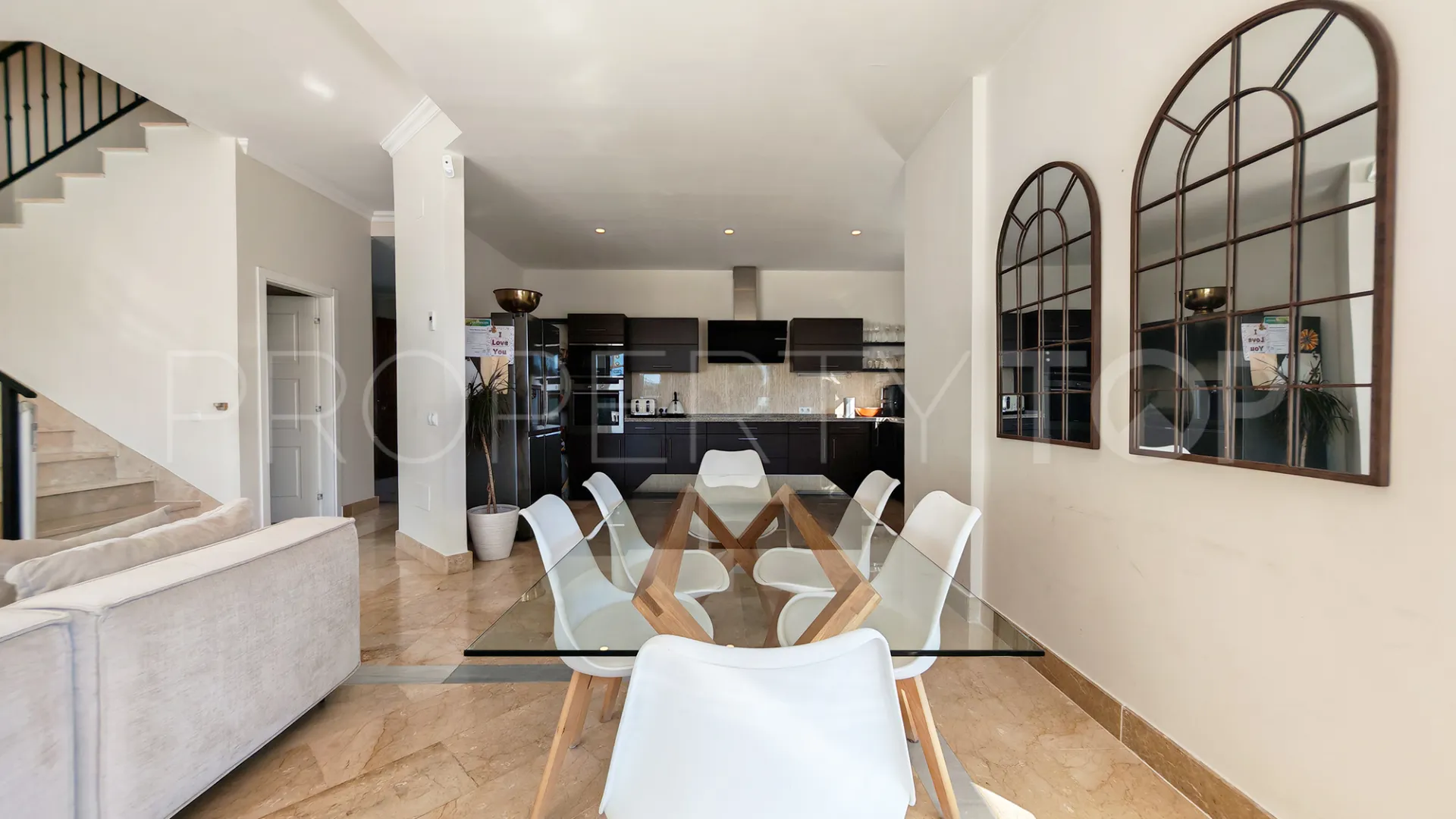 Buy La Mairena 4 bedrooms town house