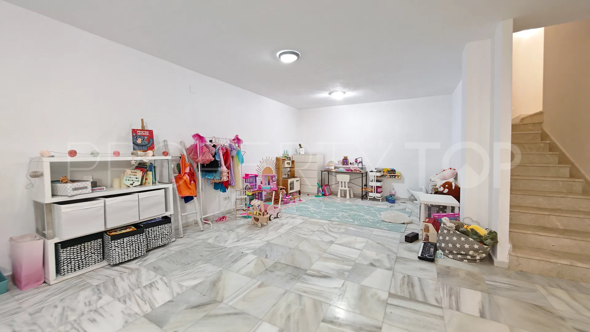 Buy La Mairena 4 bedrooms town house