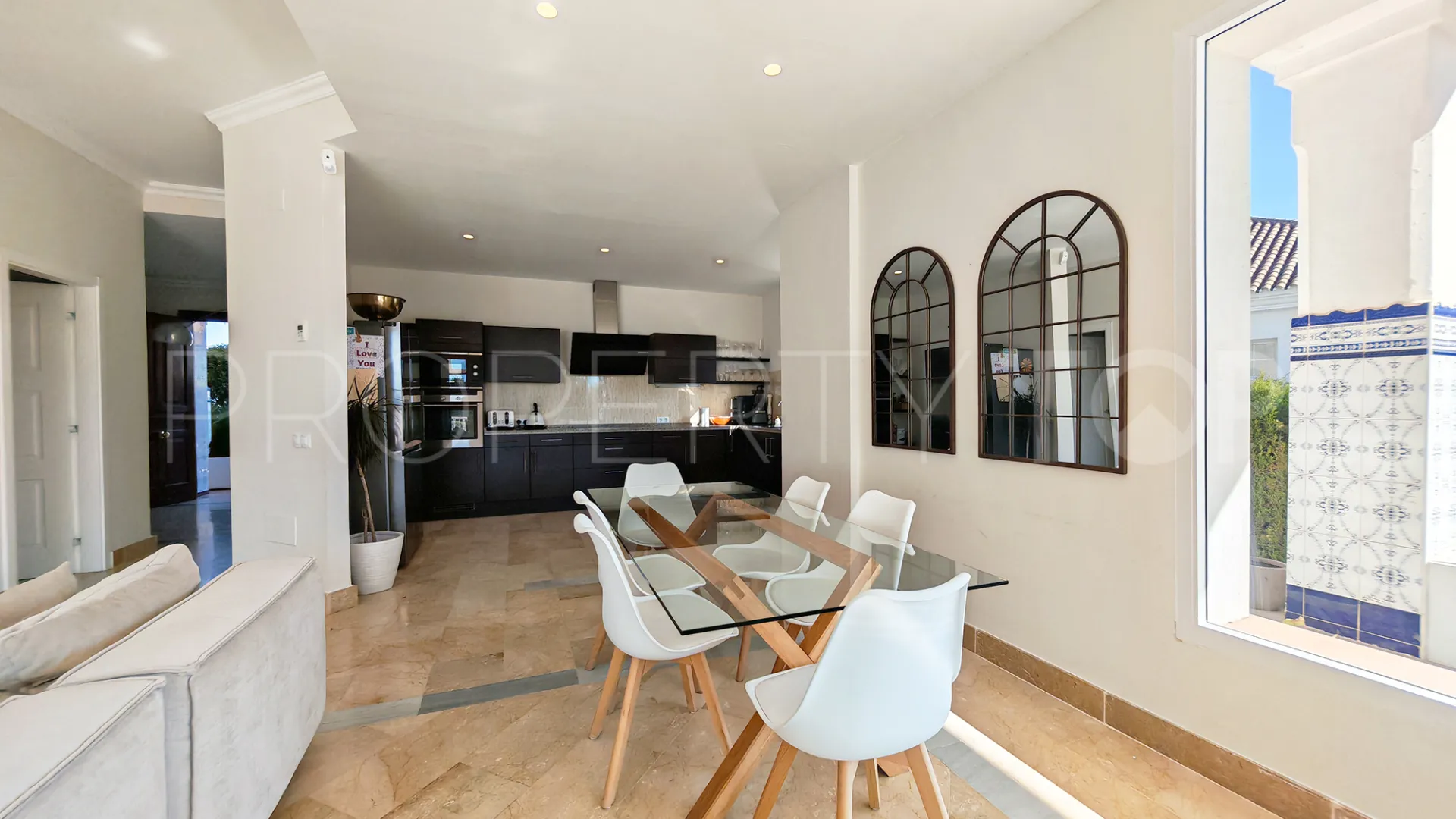 Buy La Mairena 4 bedrooms town house